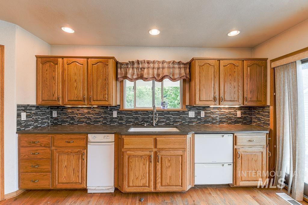 1803 Highway 99 Property Photo 27