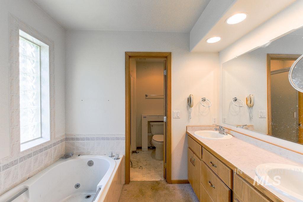 1803 Highway 99 Property Photo 35