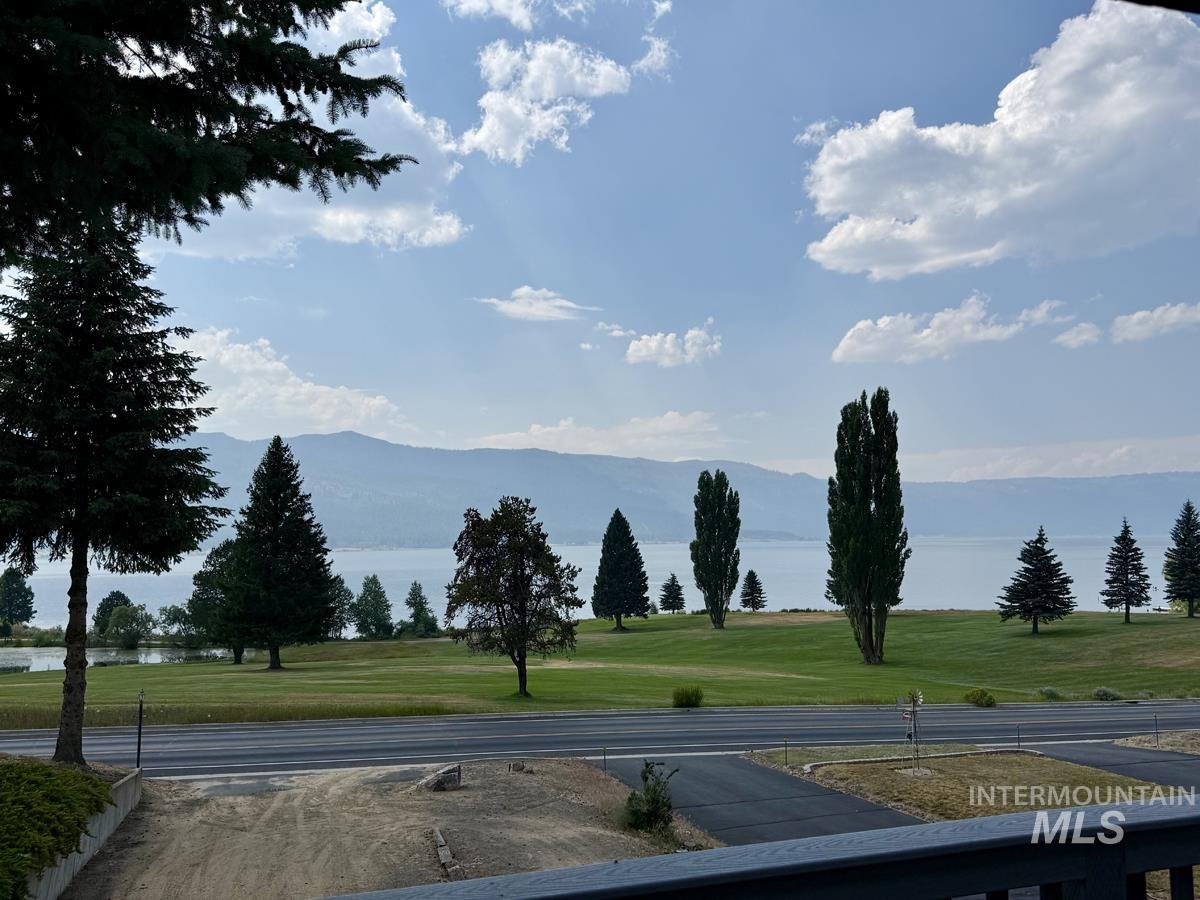110 Lakeshore Drive Property Photo 3