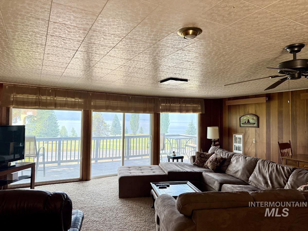 110 Lakeshore Drive Property Photo 11