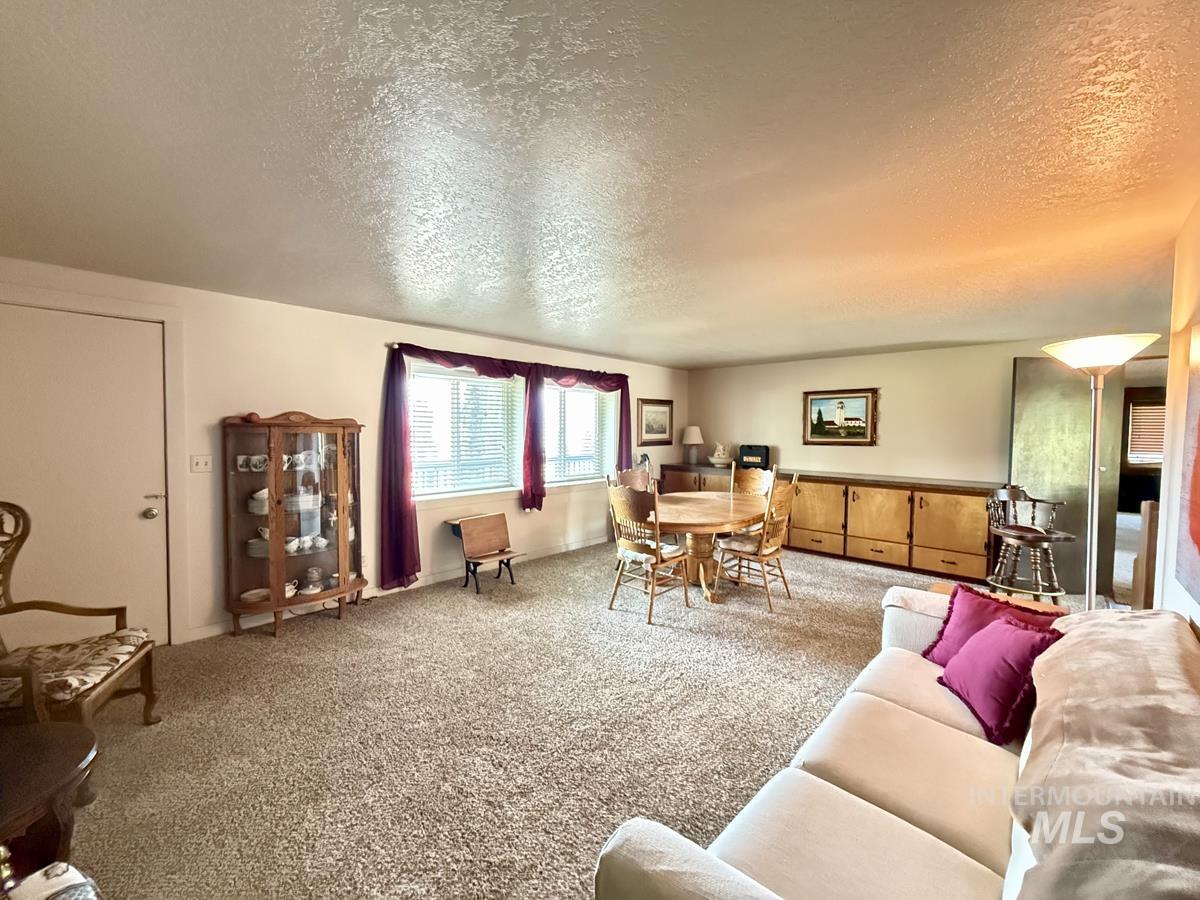 110 Lakeshore Drive Property Photo 12