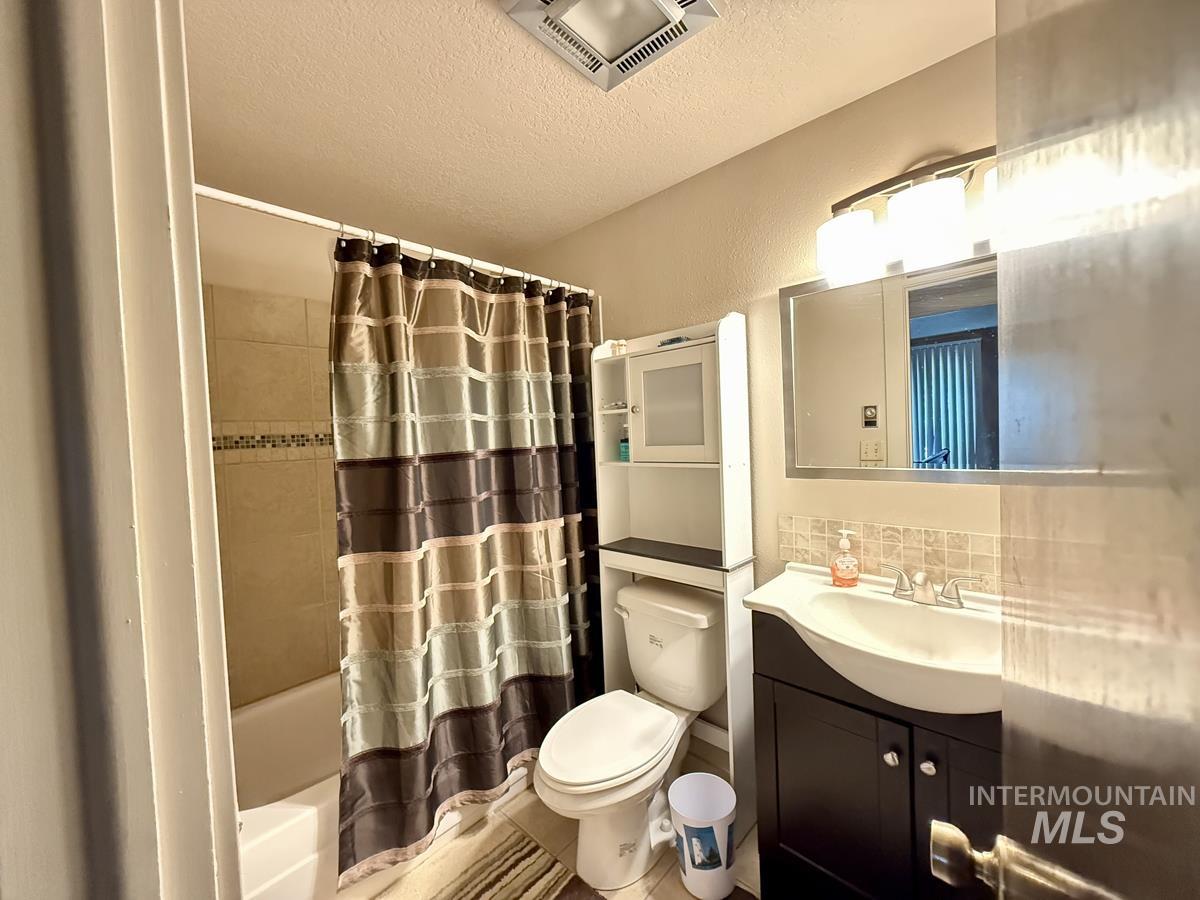 110 Lakeshore Drive Property Photo 17