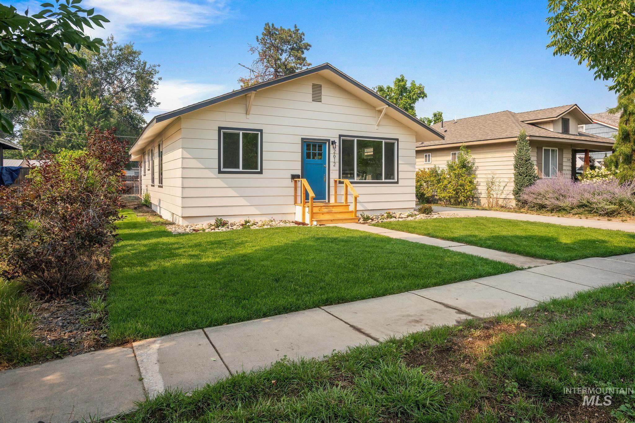 2612 W Woodlawn Ave
