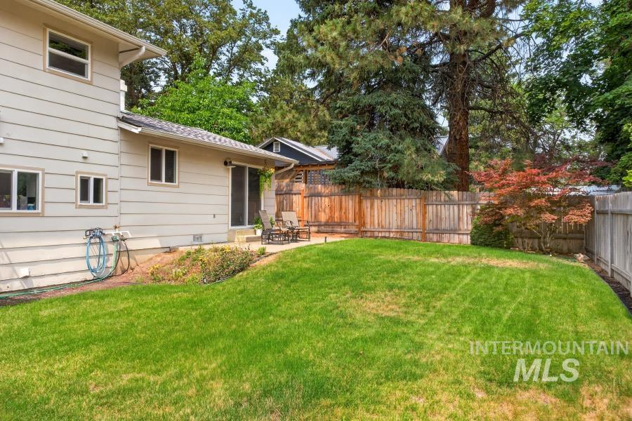 942 Orchard Ave Property Photo 22