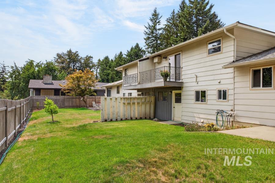 942 Orchard Ave Property Photo 23