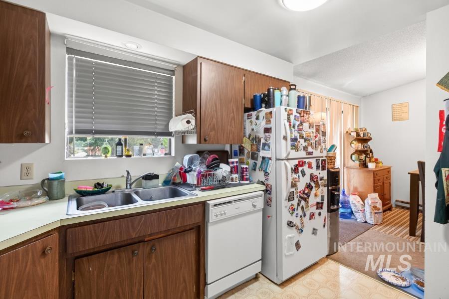 942 Orchard Ave Property Photo 30