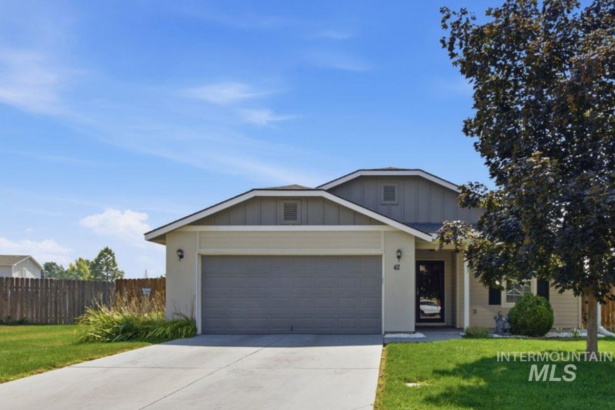 42 S Lemhi Drive Property Photo 2