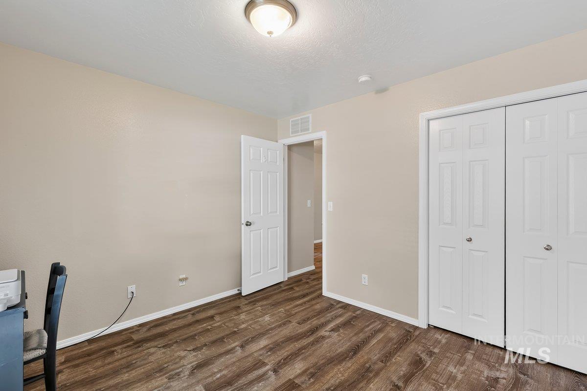 42 S Lemhi Drive Property Photo 11