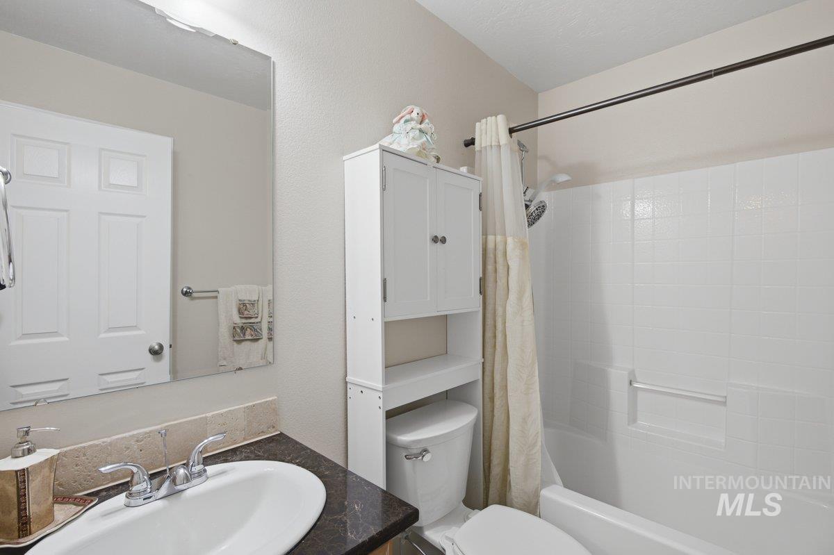 42 S Lemhi Drive Property Photo 13