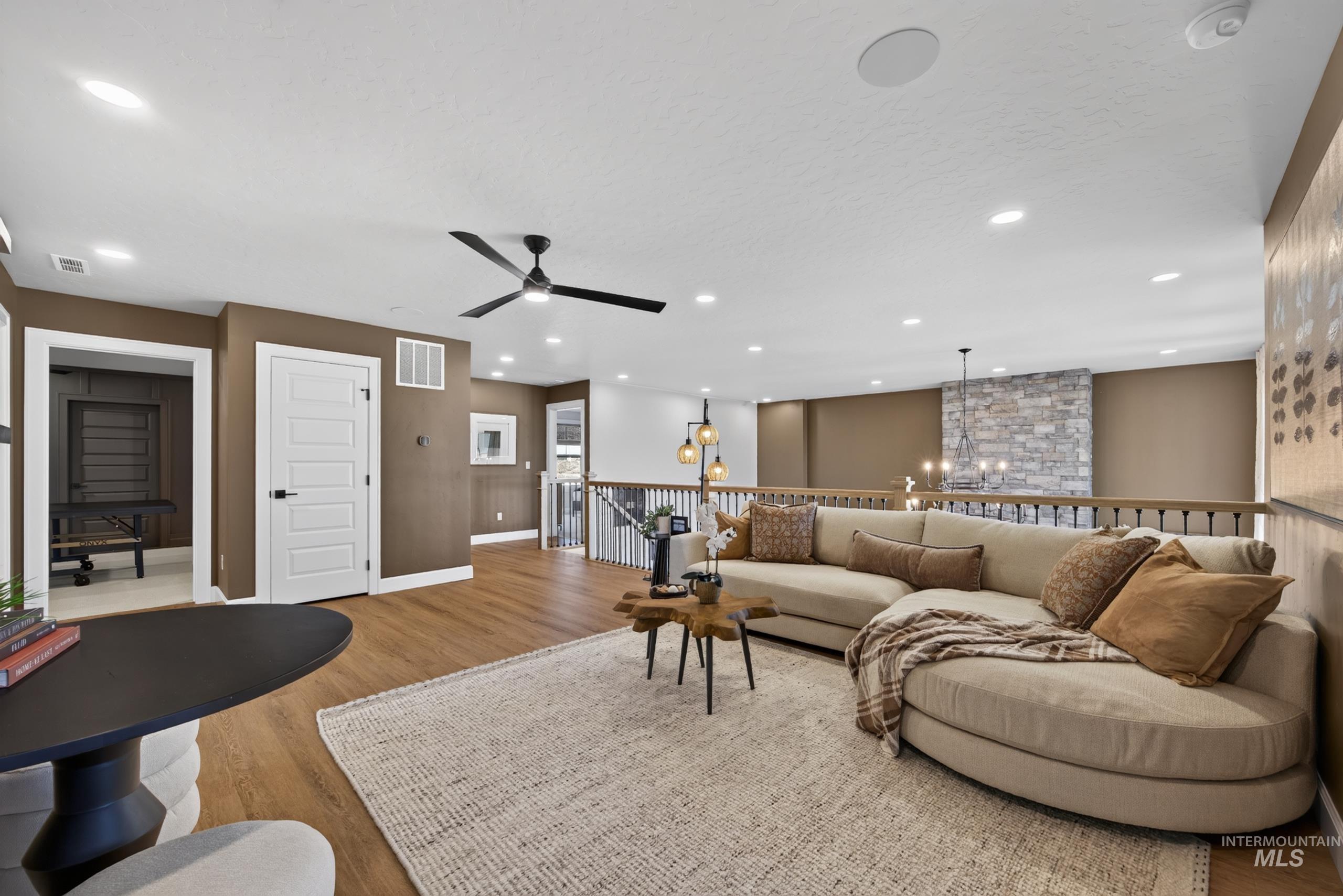 585 E Distributor Property Photo 29
