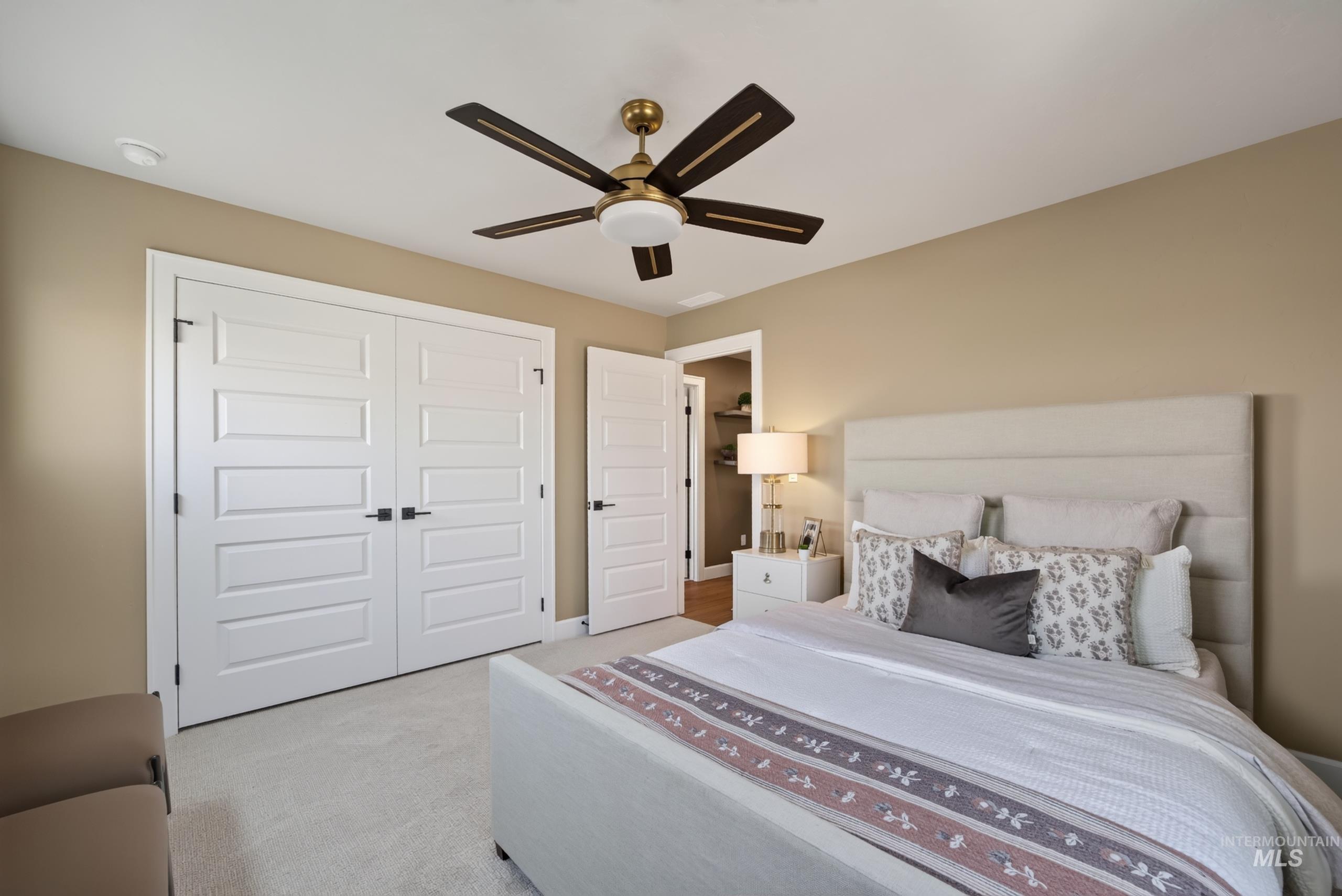 585 E Distributor Property Photo 31