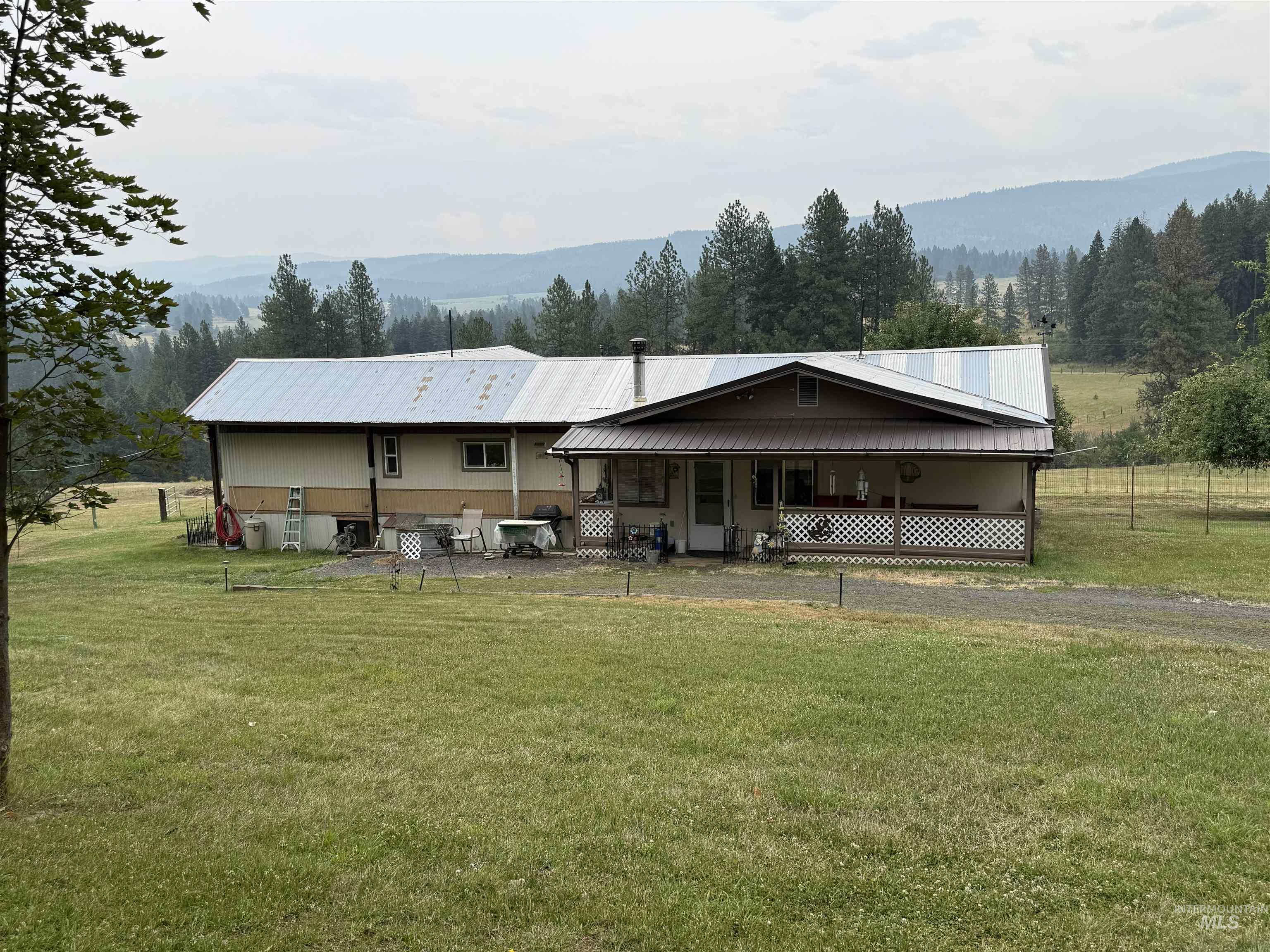 733 Pleasant Valley Road Property Photo 3