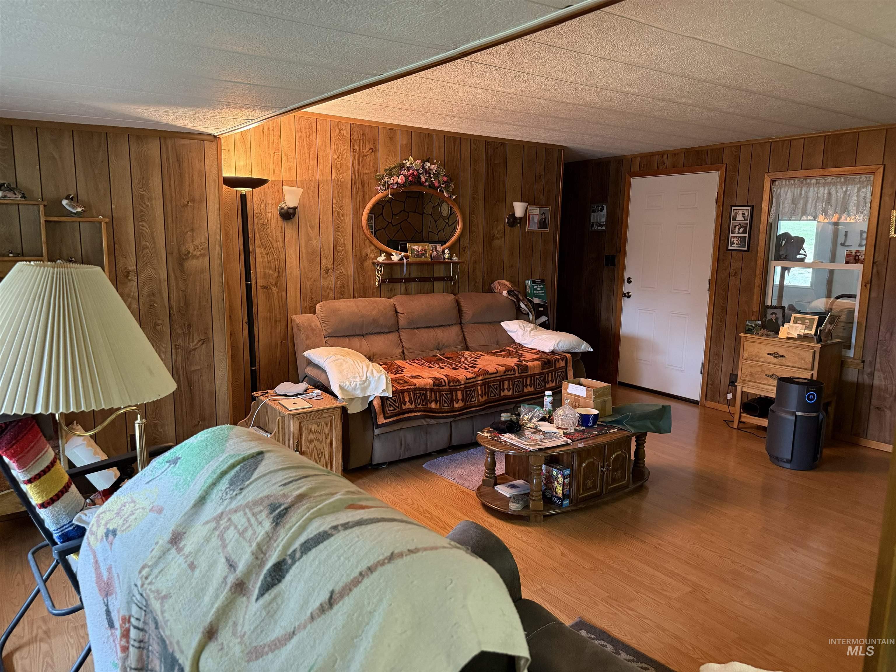 733 Pleasant Valley Road Property Photo 8