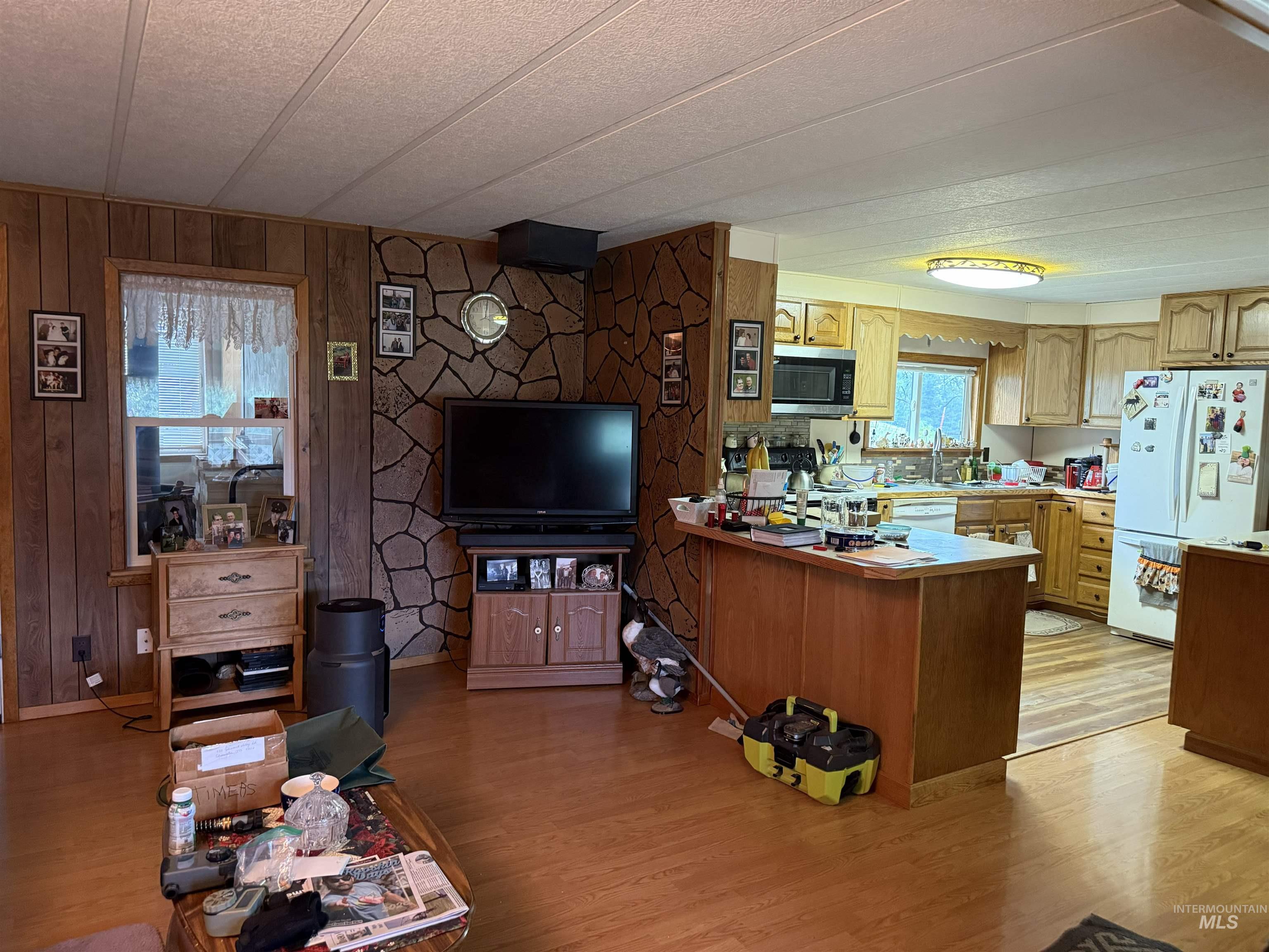 733 Pleasant Valley Road Property Photo 11