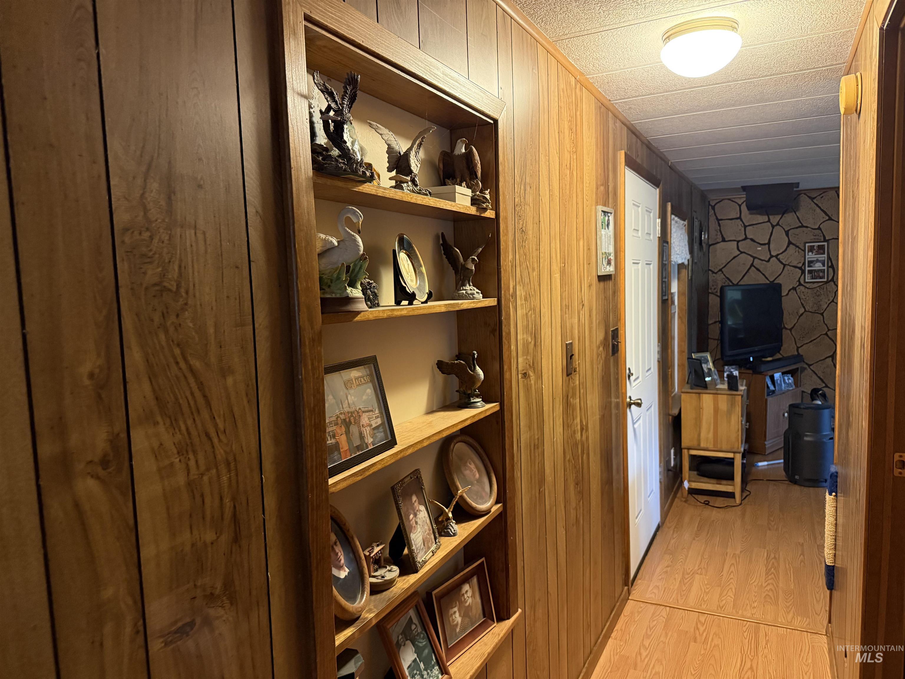 733 Pleasant Valley Road Property Photo 17