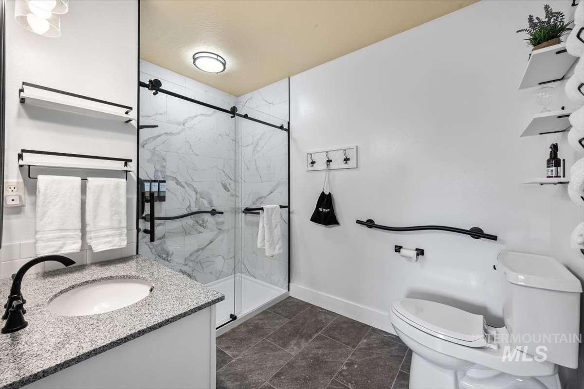 3308 Airport Ave Property Photo 25