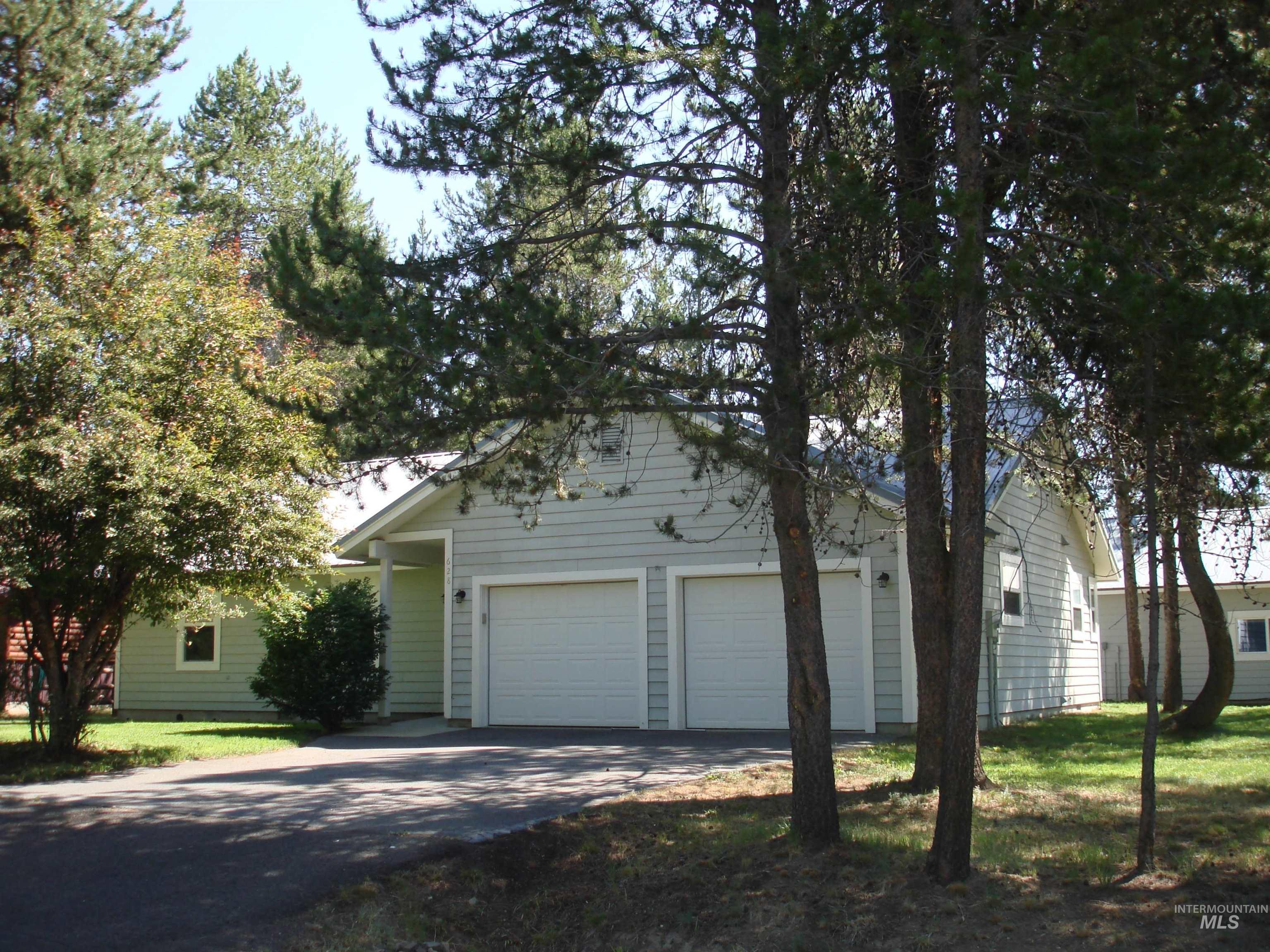 628 Syringa Drive Property Photo 5