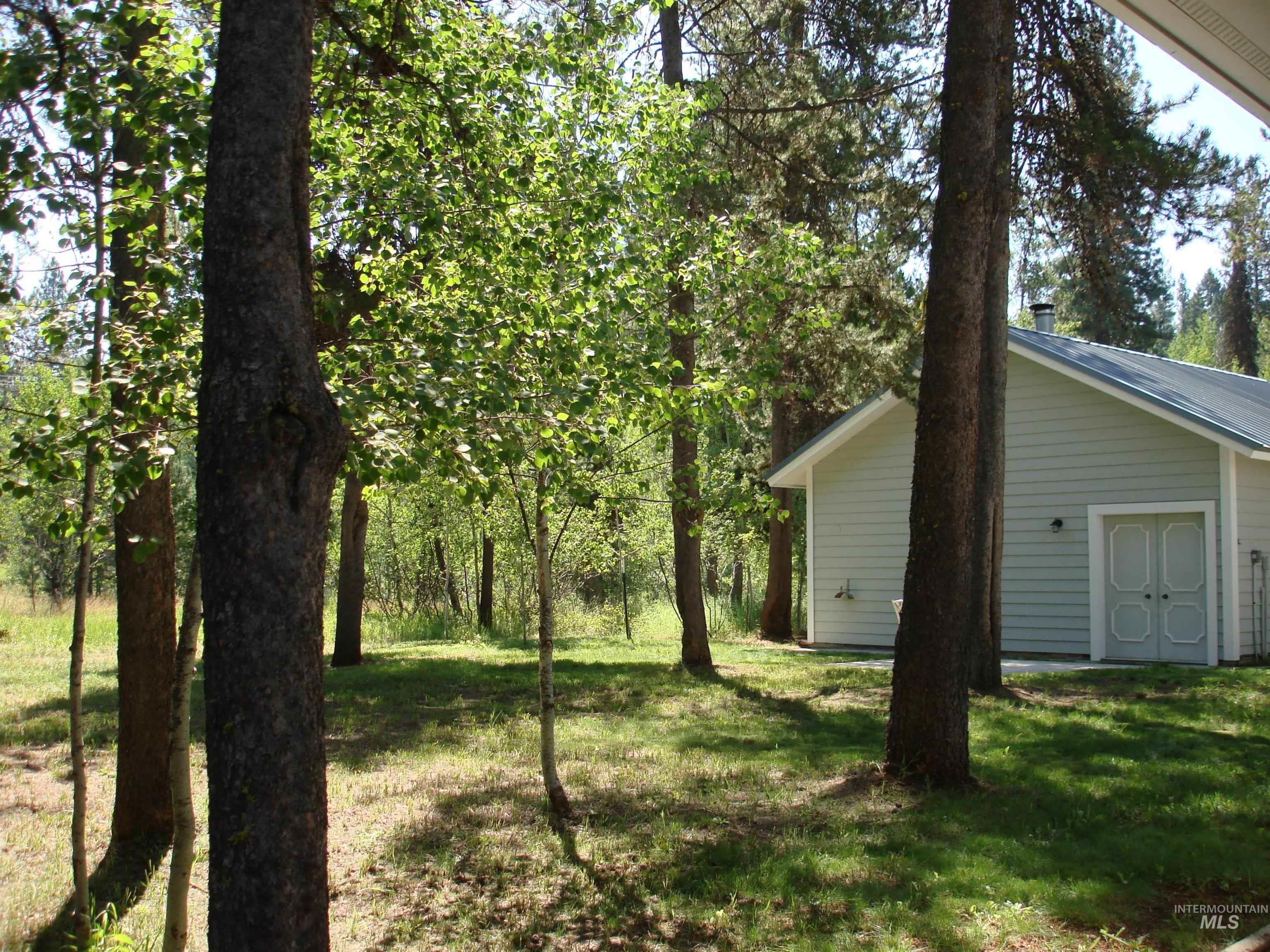 628 Syringa Drive Property Photo 9