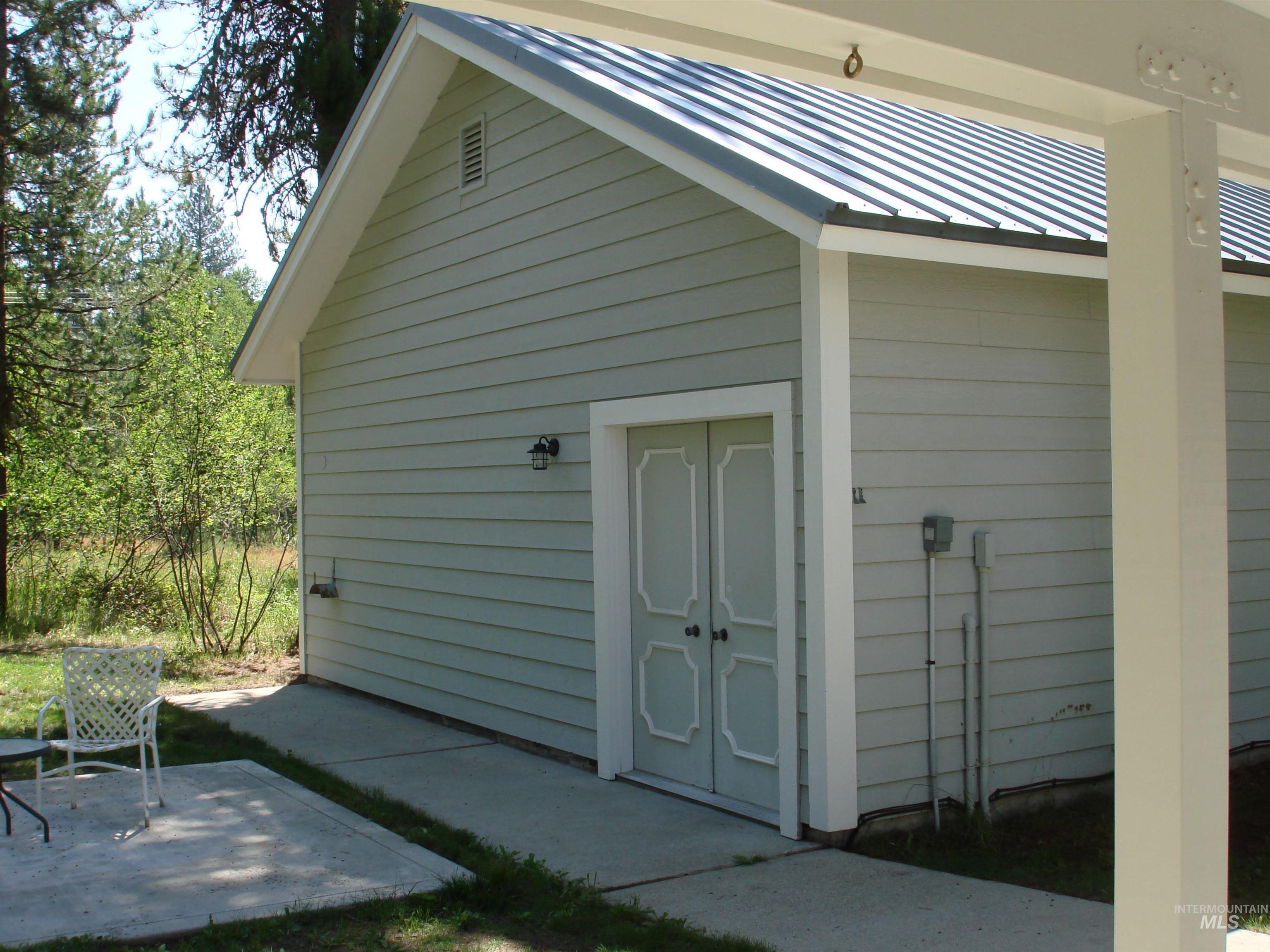 628 Syringa Drive Property Photo 14