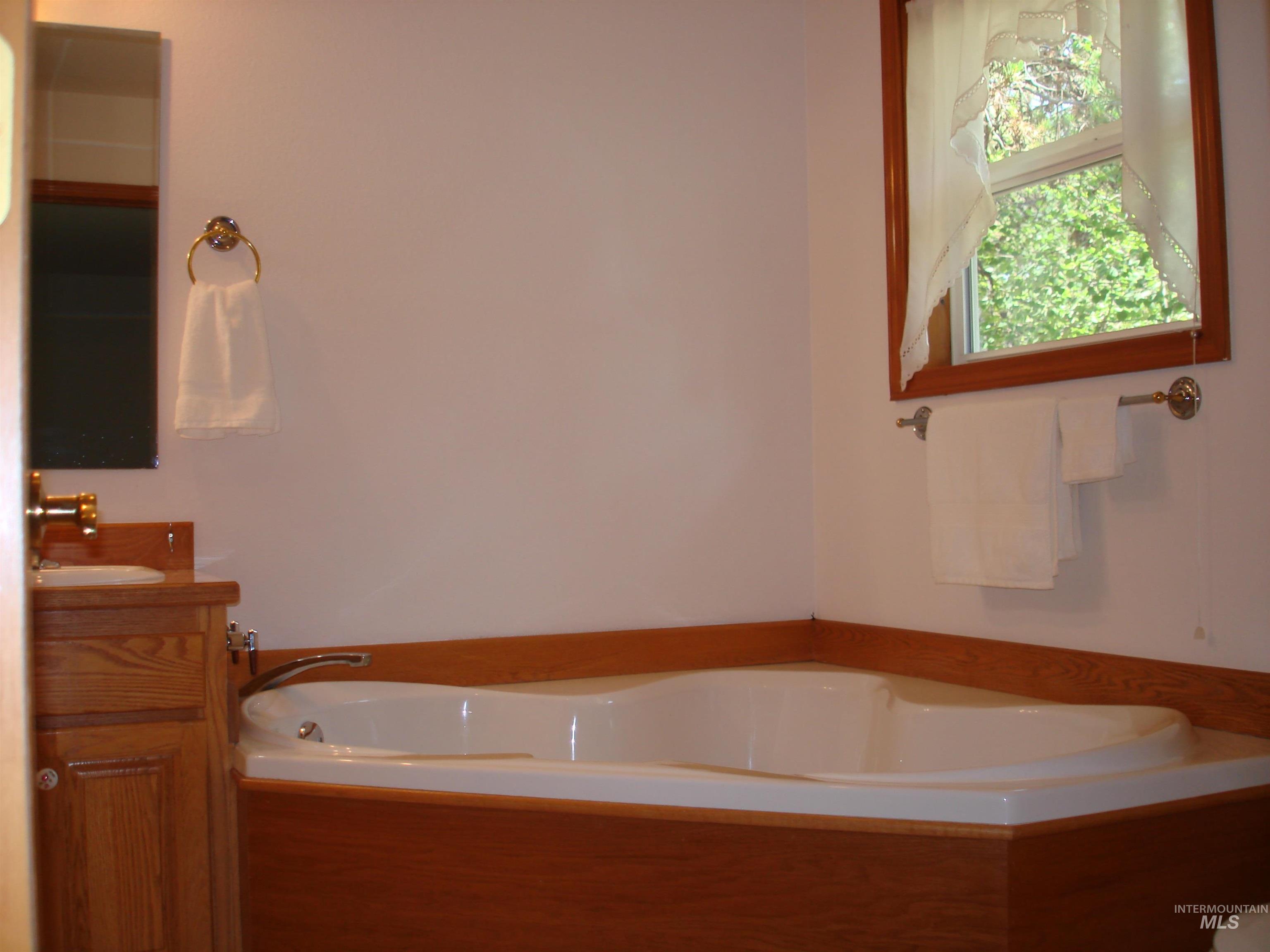 628 Syringa Drive Property Photo 28