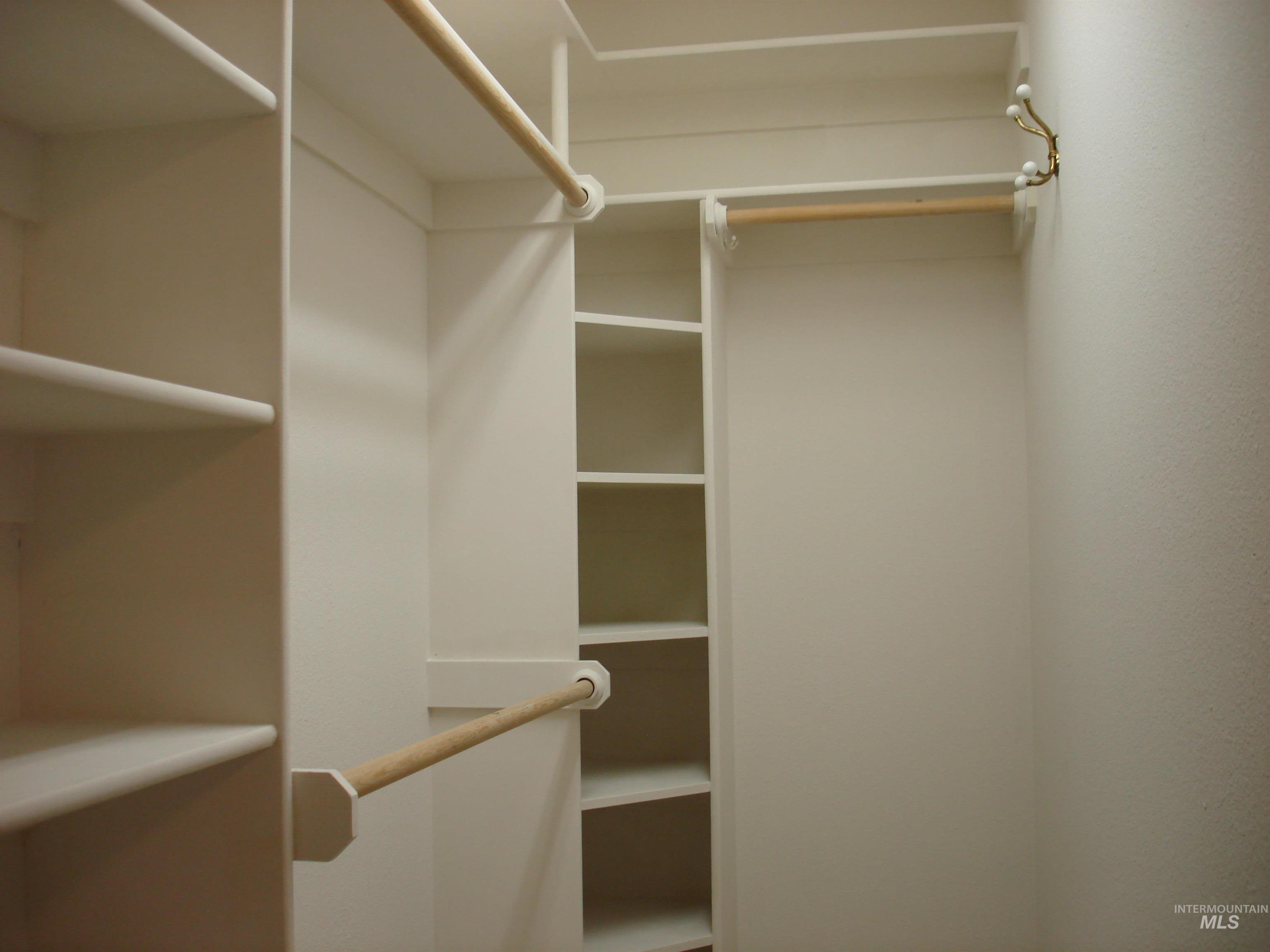 628 Syringa Drive Property Photo 31