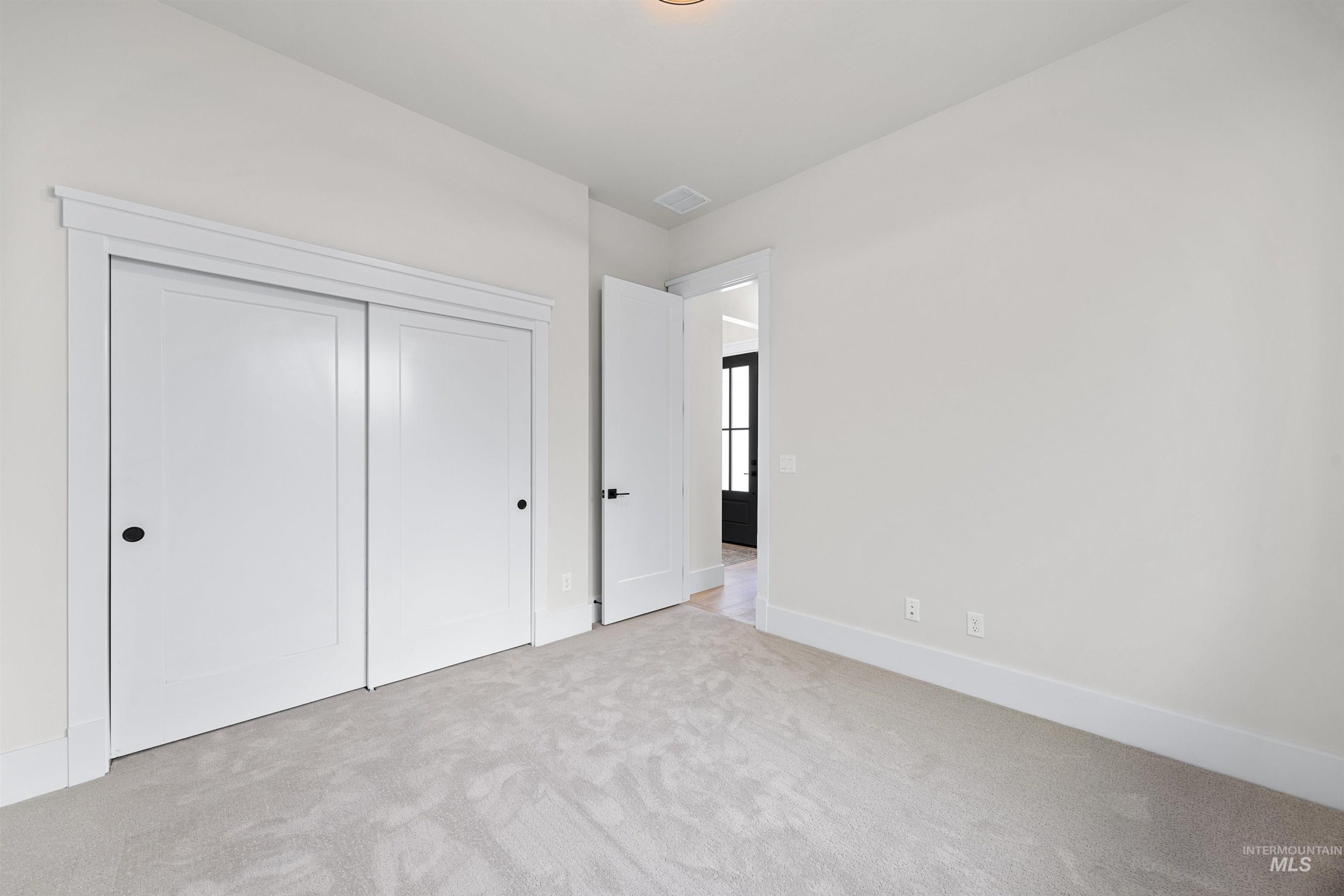 5946 S Pinpoint Way Property Photo 14
