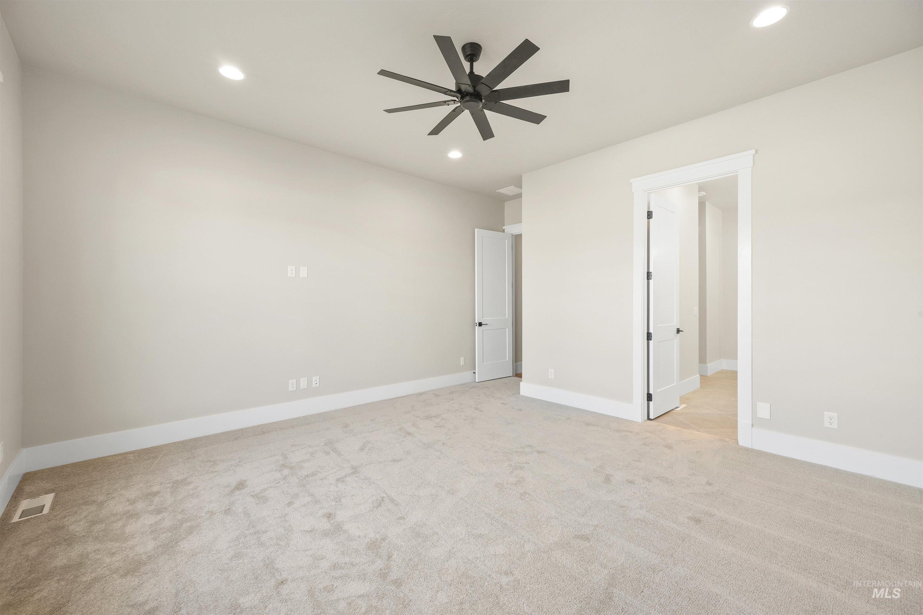 5946 S Pinpoint Way Property Photo 32