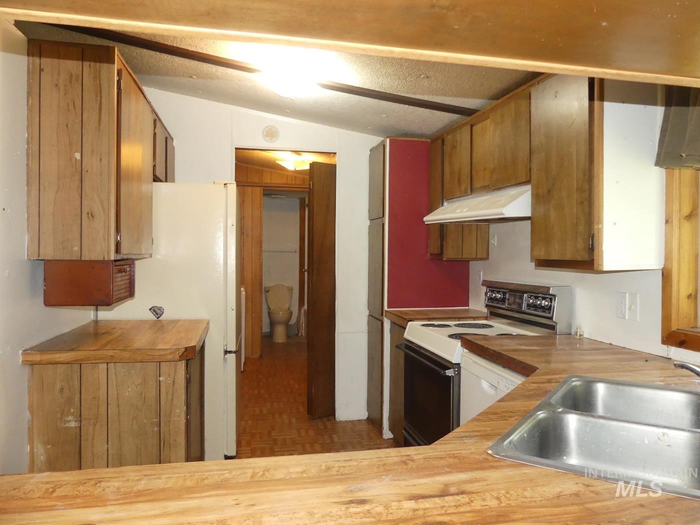 175 Angus Property Photo 11