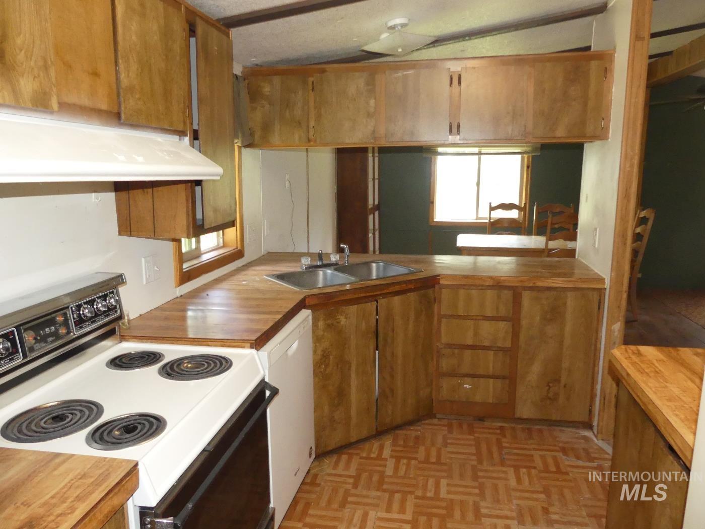 175 Angus Property Photo 16