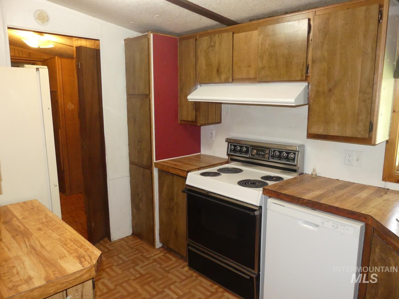 175 Angus Property Photo 17
