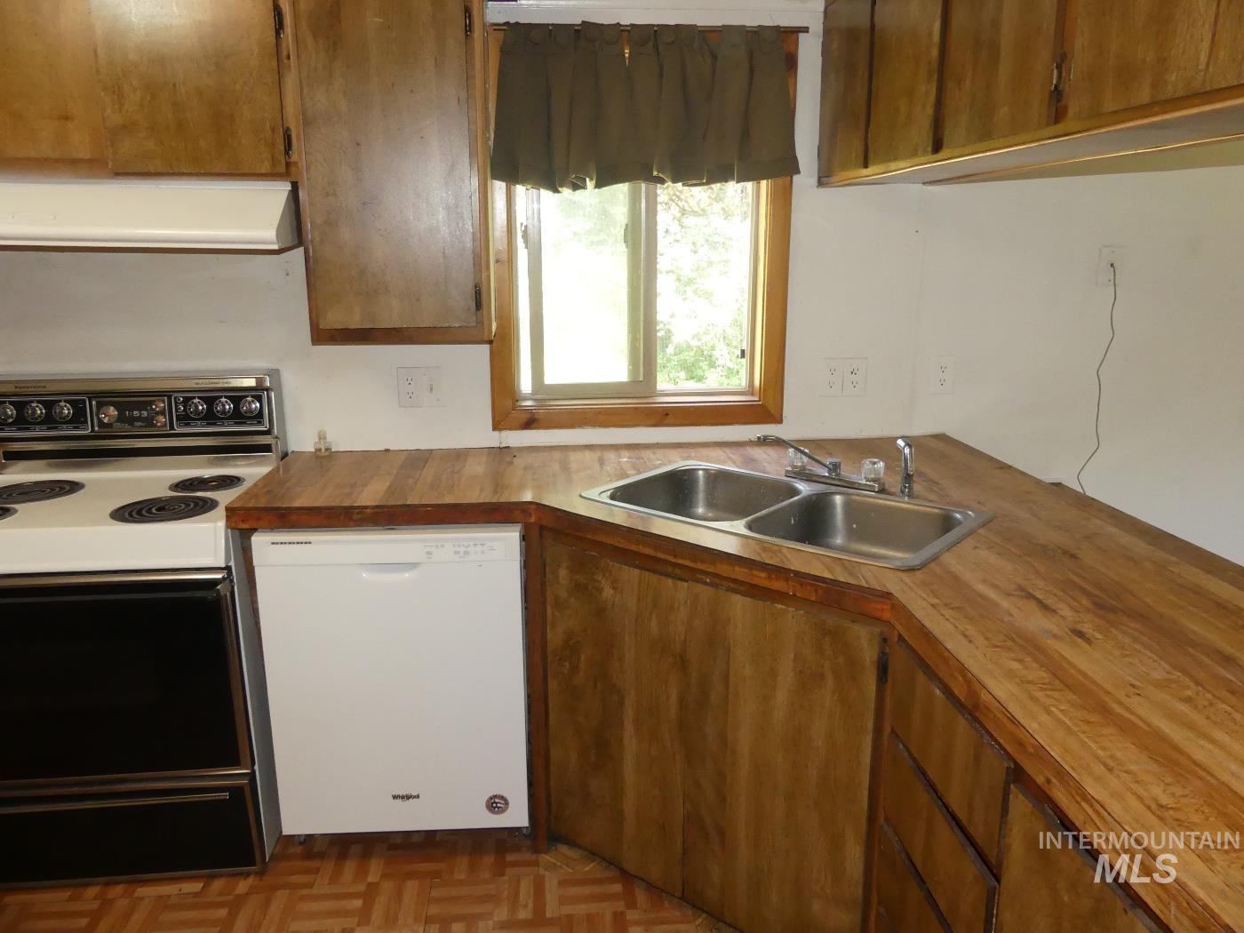 175 Angus Property Photo 18