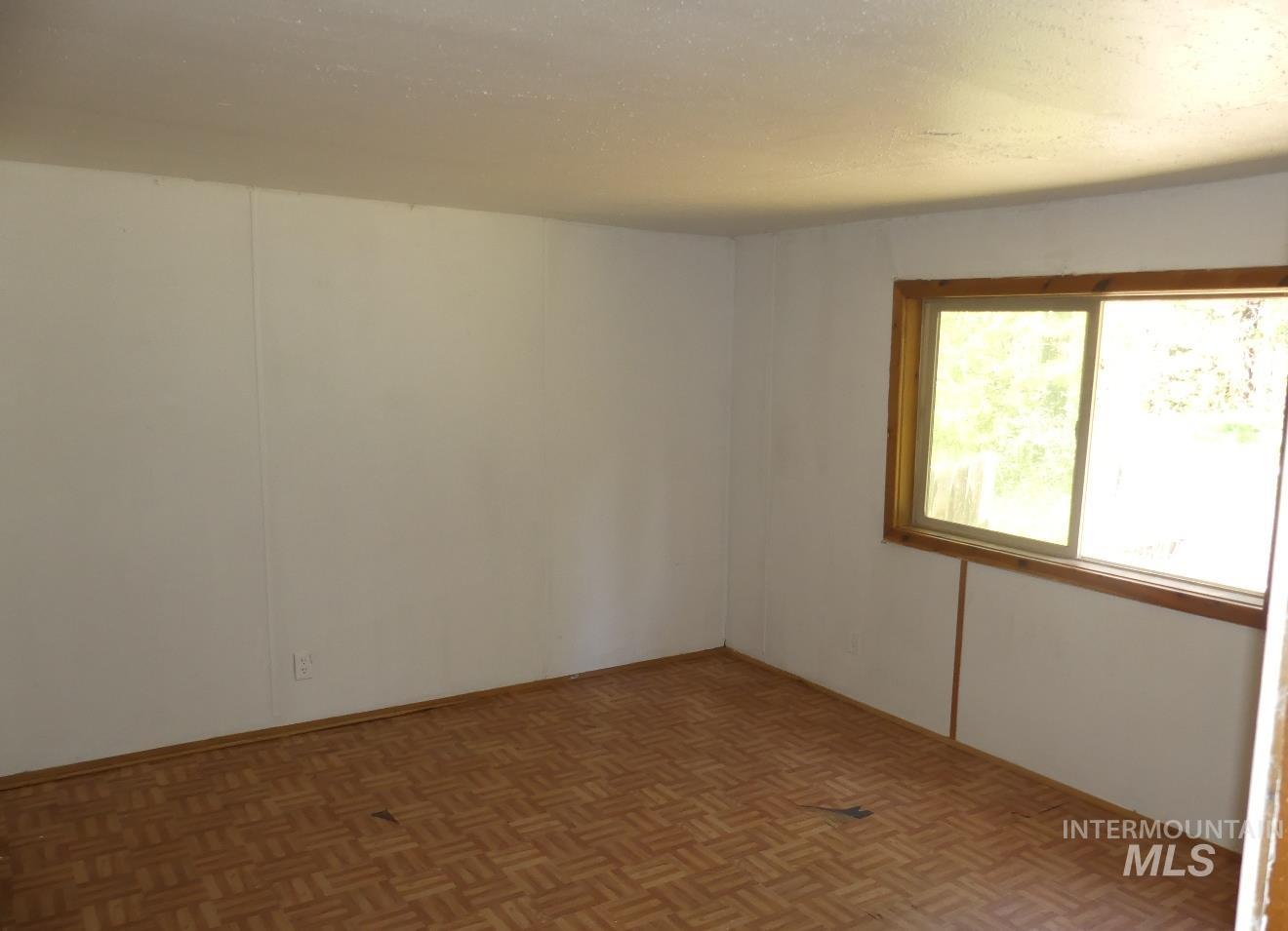 175 Angus Property Photo 20