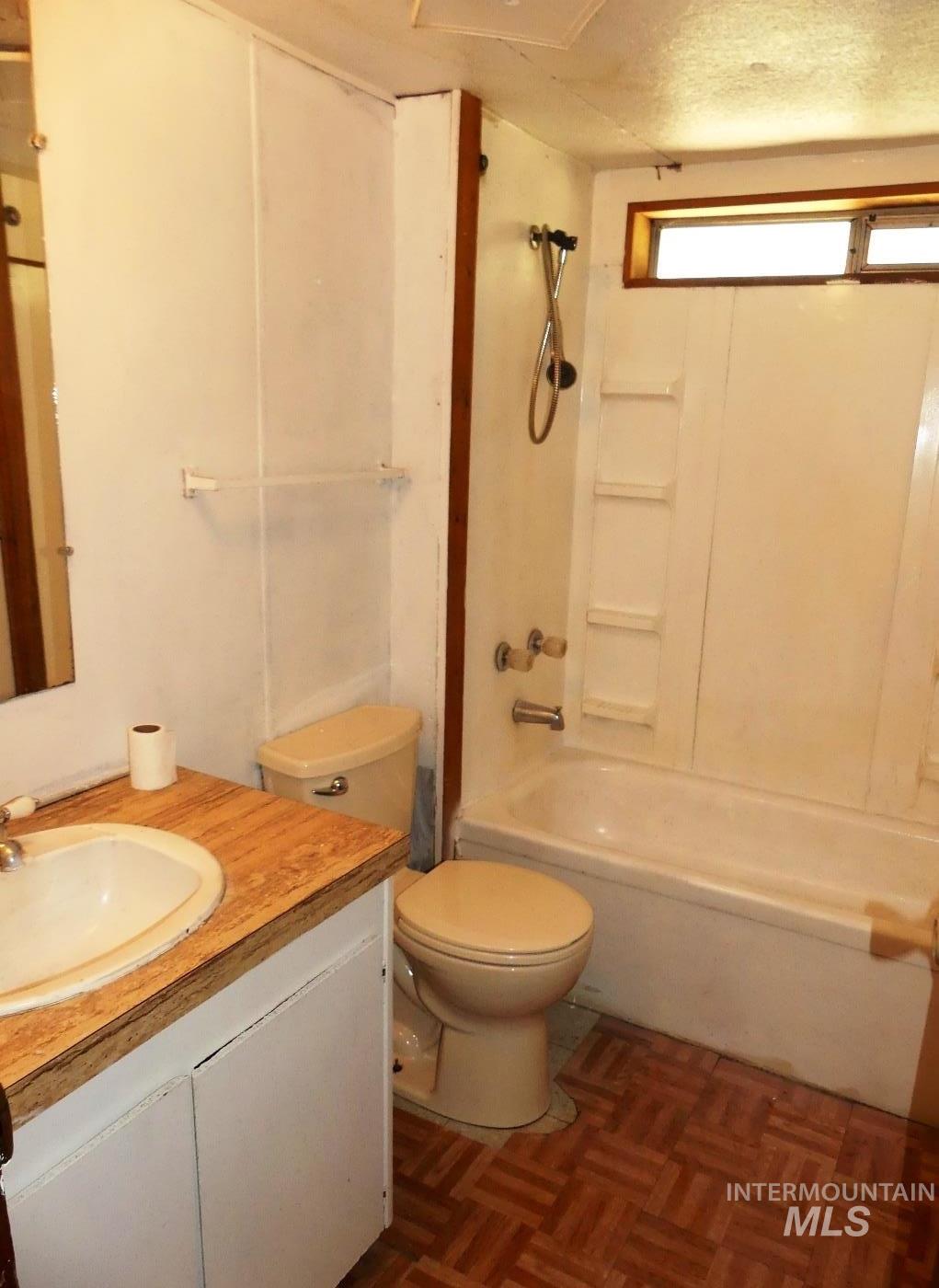 175 Angus Property Photo 21