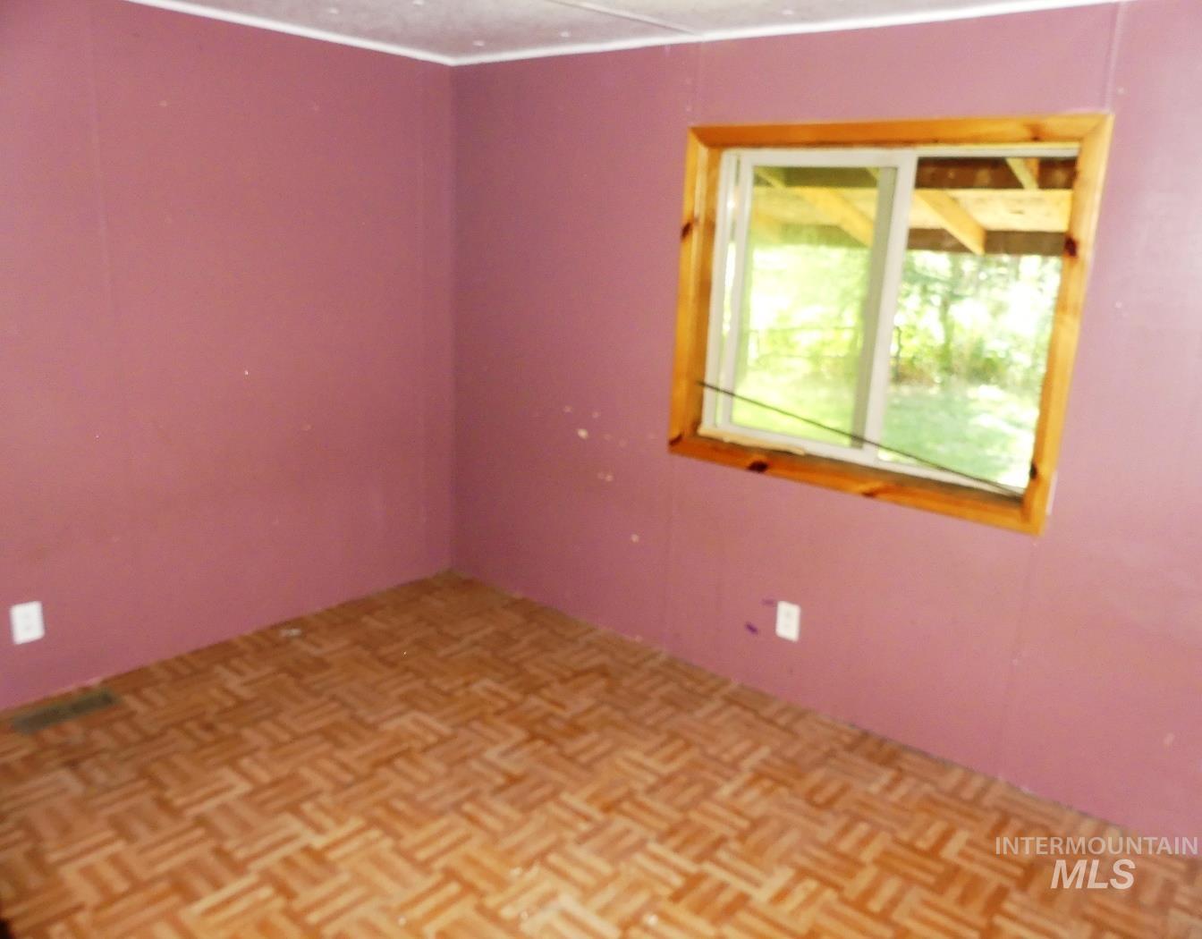 175 Angus Property Photo 23