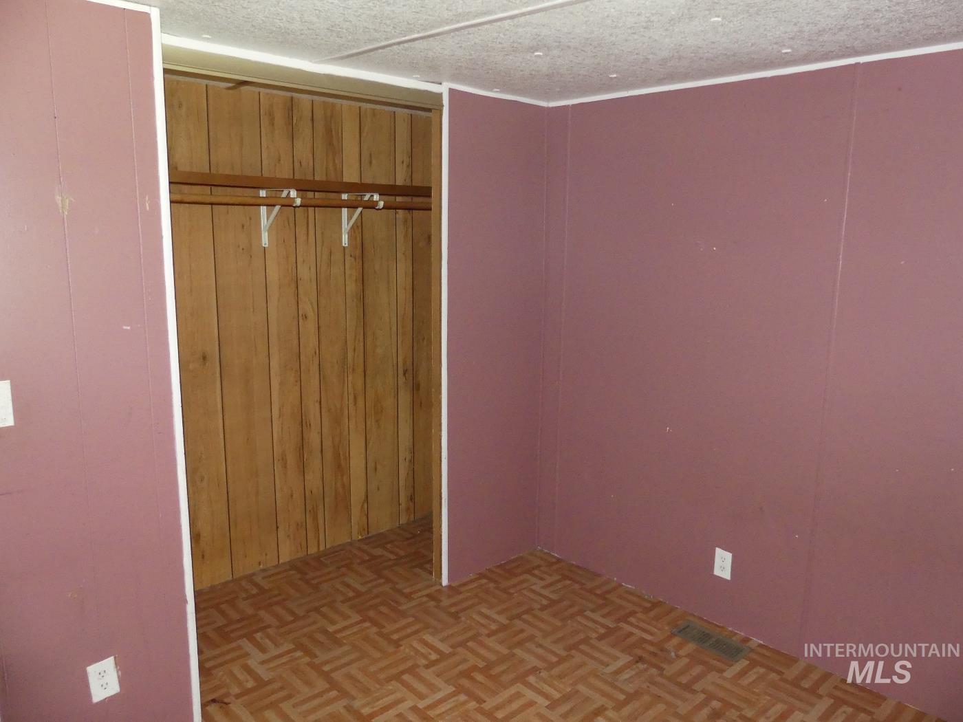 175 Angus Property Photo 24