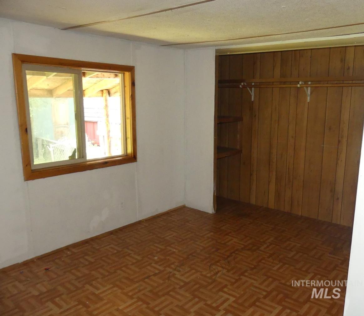 175 Angus Property Photo 27