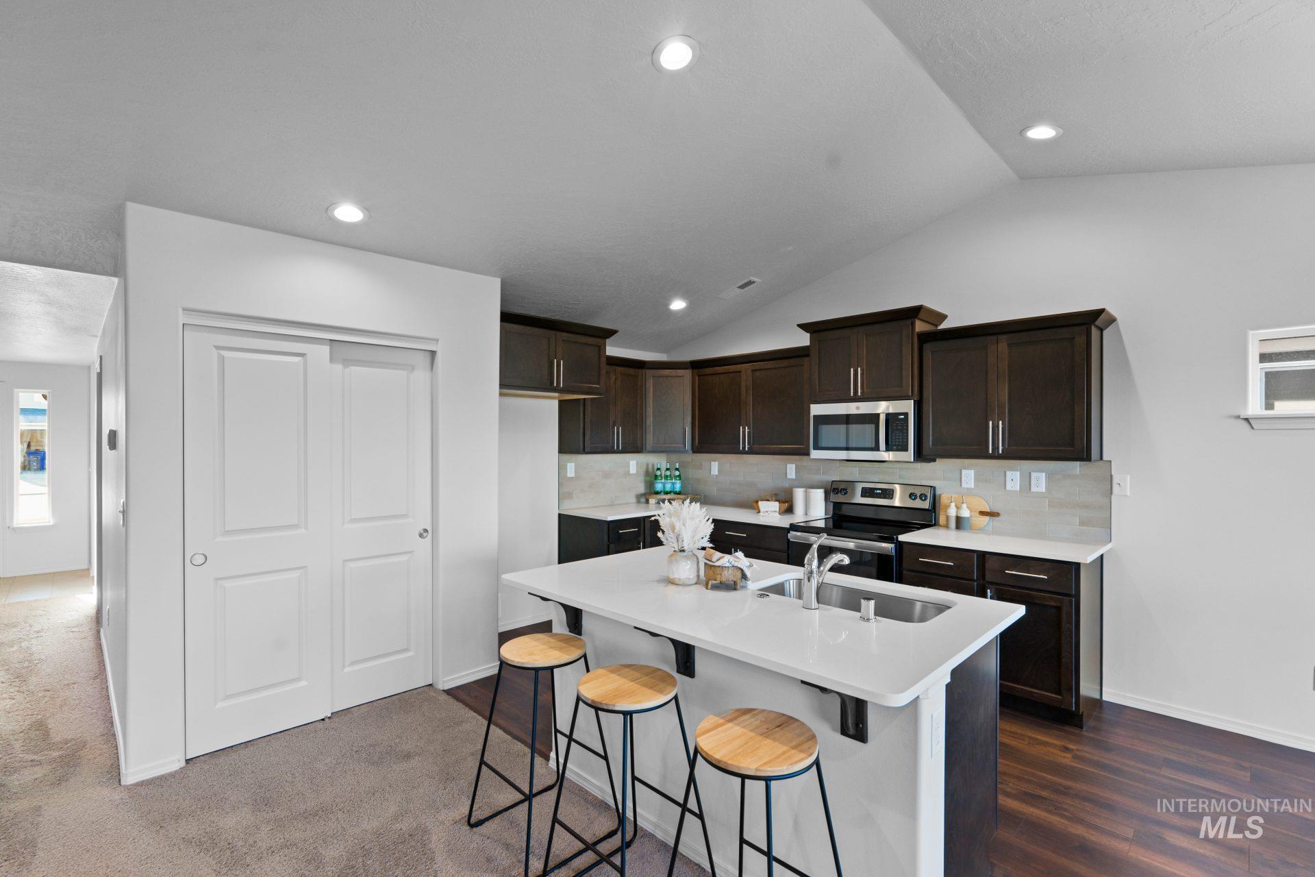 1676 Harris Way Property Photo 3