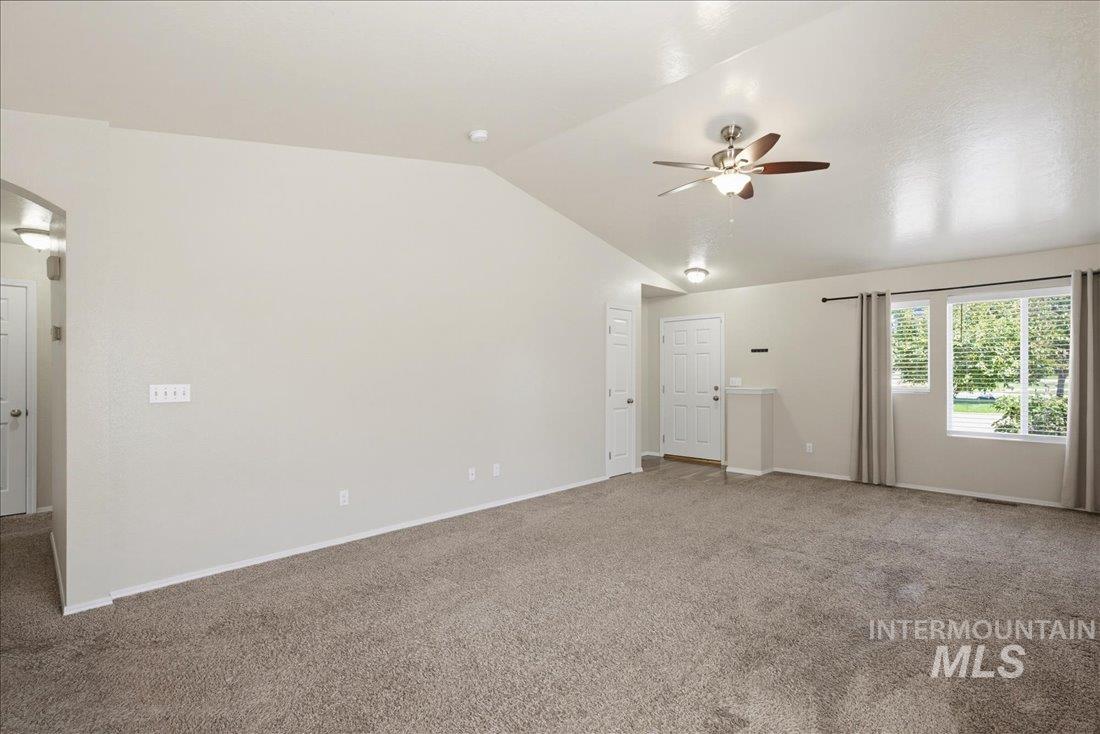 181 S Trutina Ave Property Photo 12