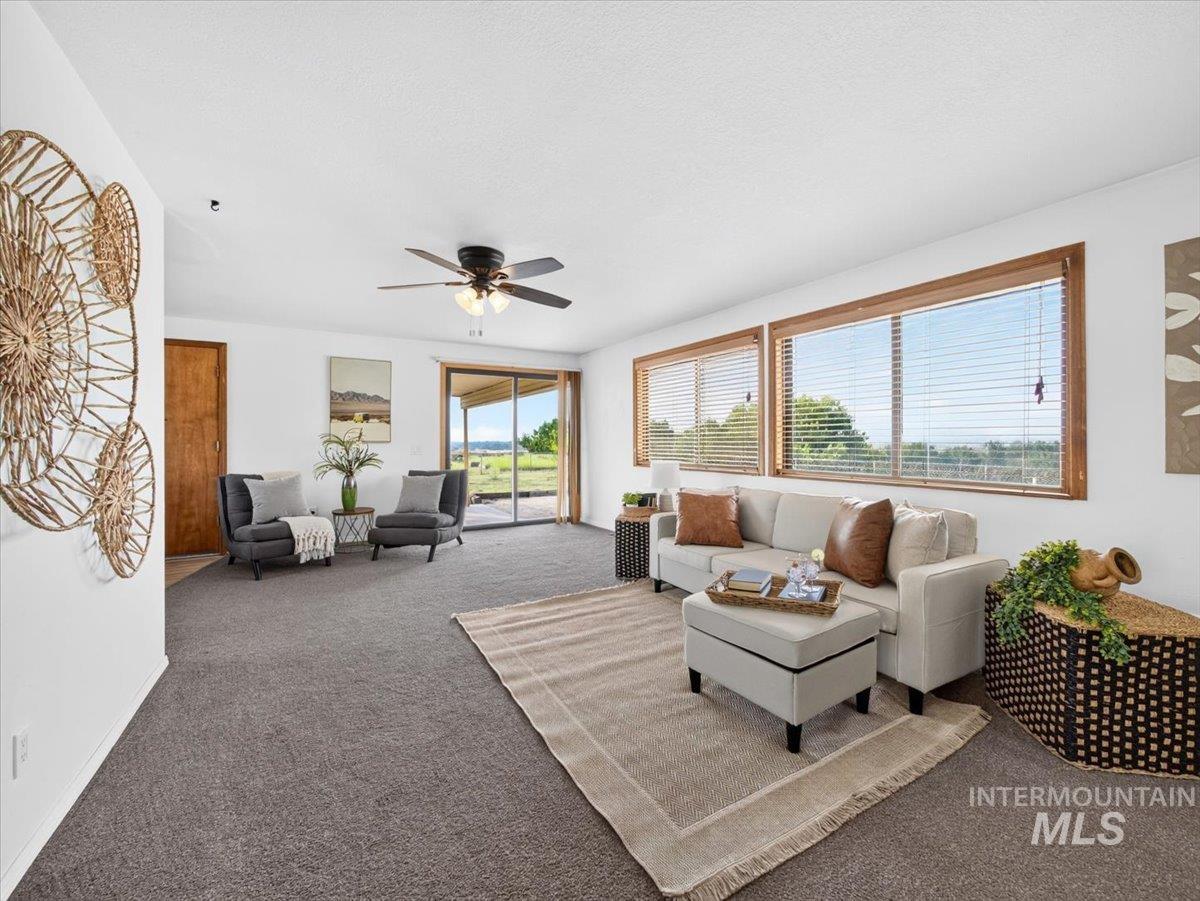 8989 Hillview Rd Property Photo 8