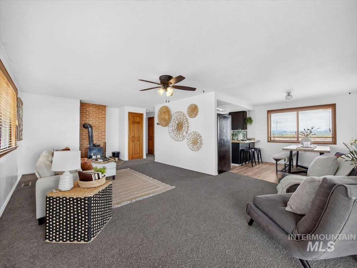 8989 Hillview Rd Property Photo 11