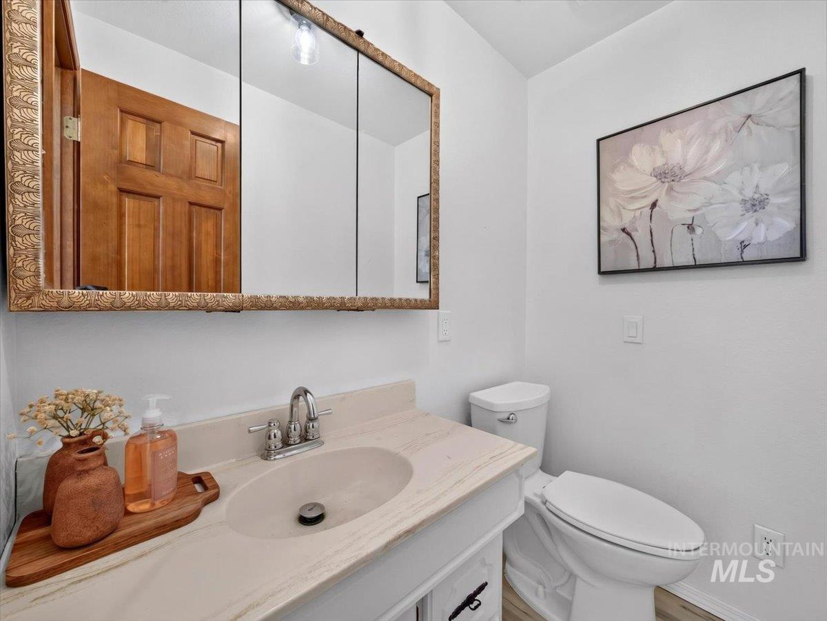 8989 Hillview Rd Property Photo 30