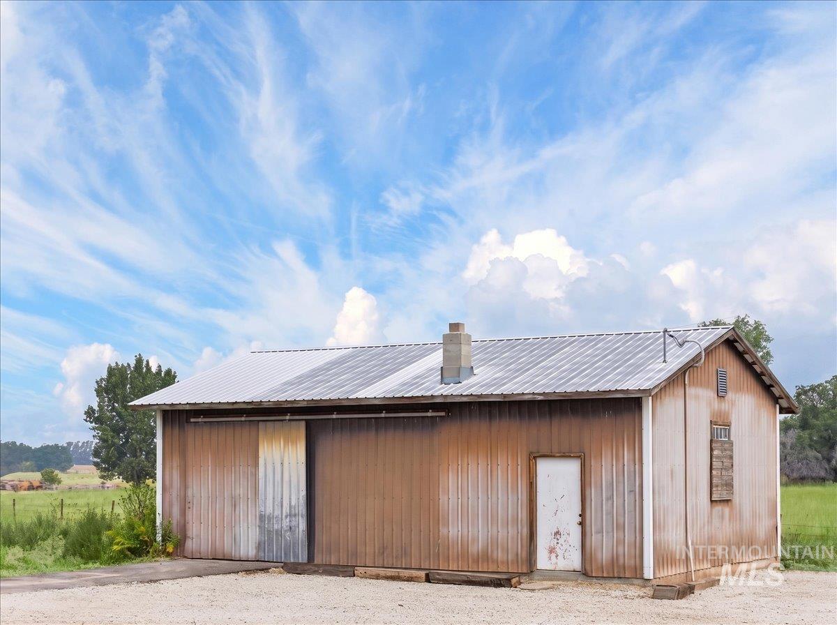 8989 Hillview Rd Property Photo 45