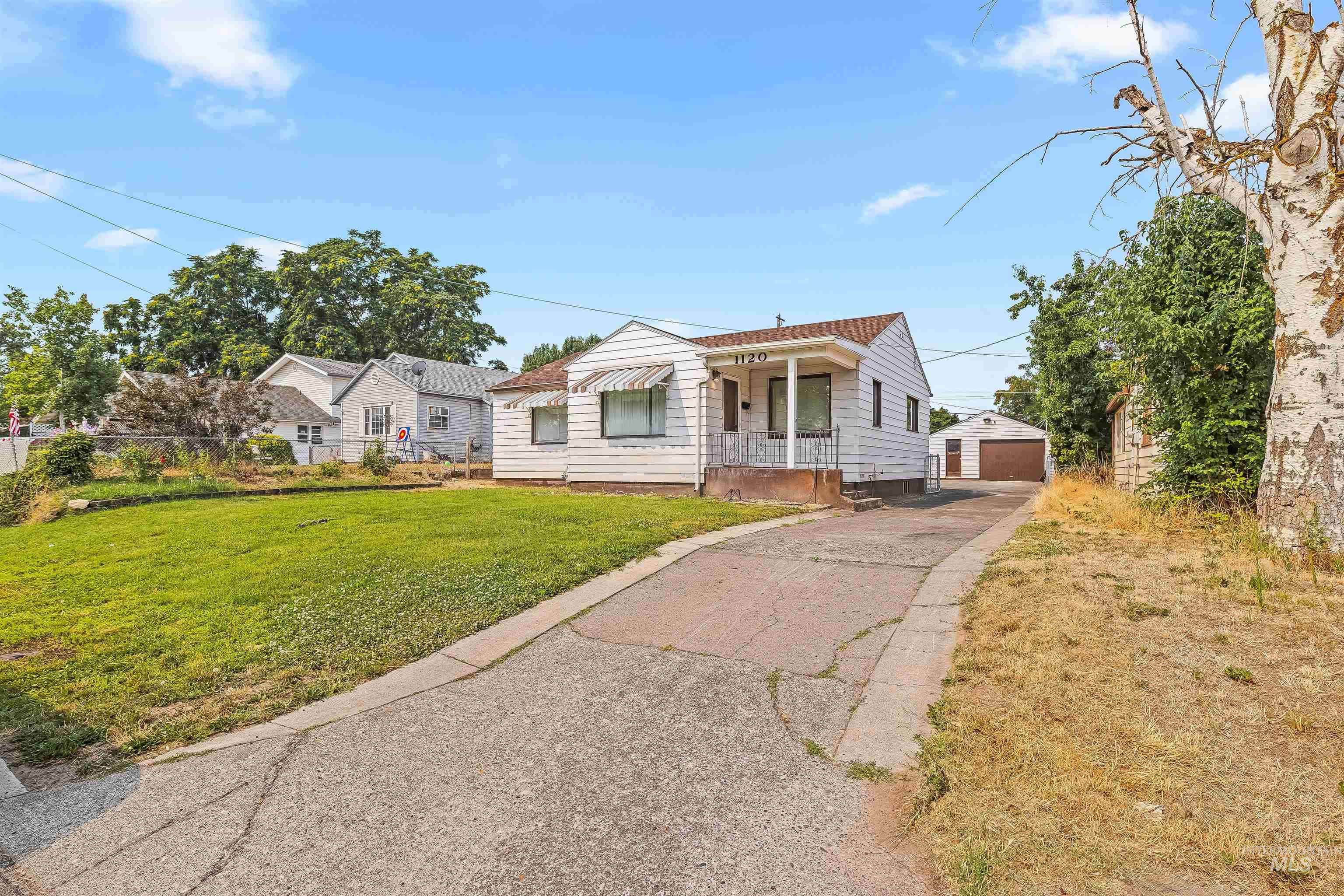 1120 11th Street Property Photo 1