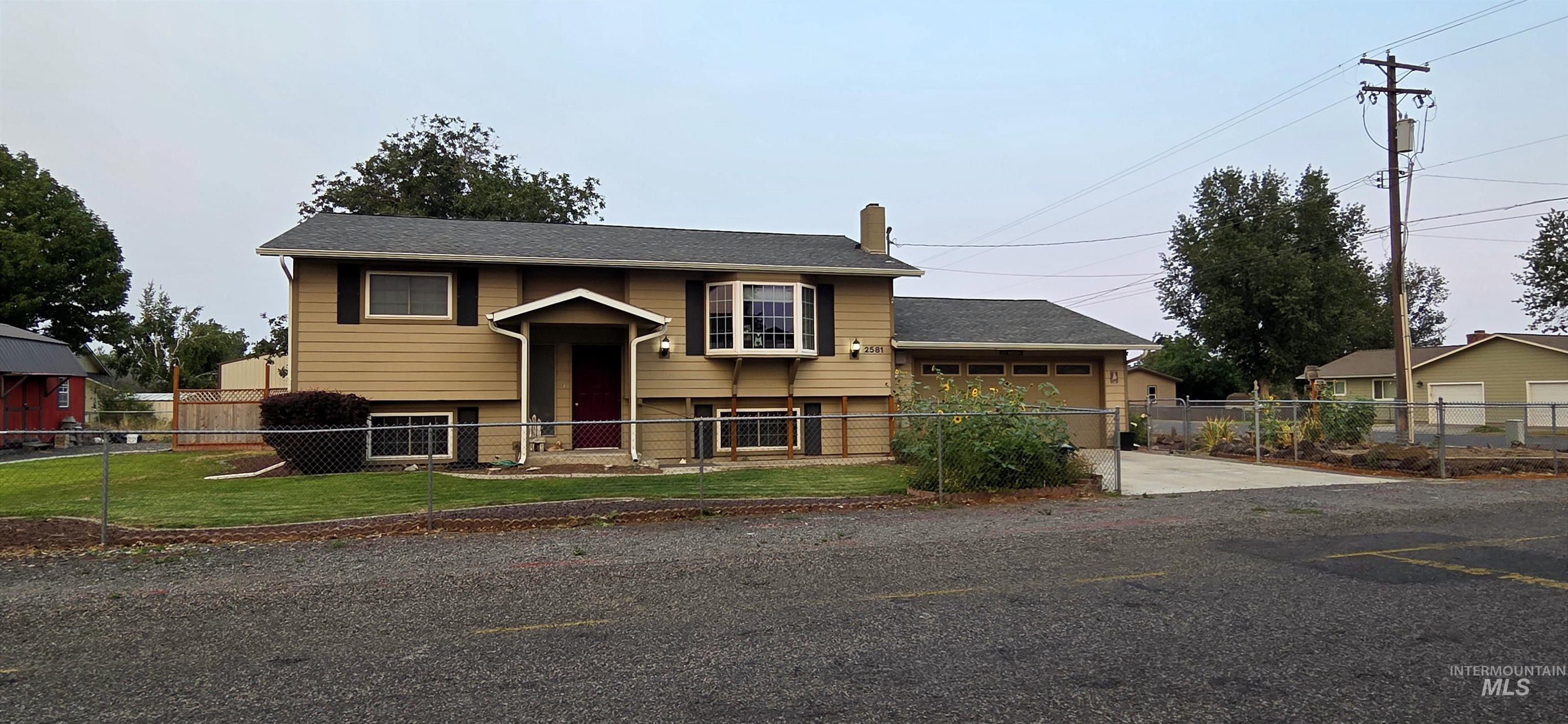 2581 18th Street Property Photo 1
