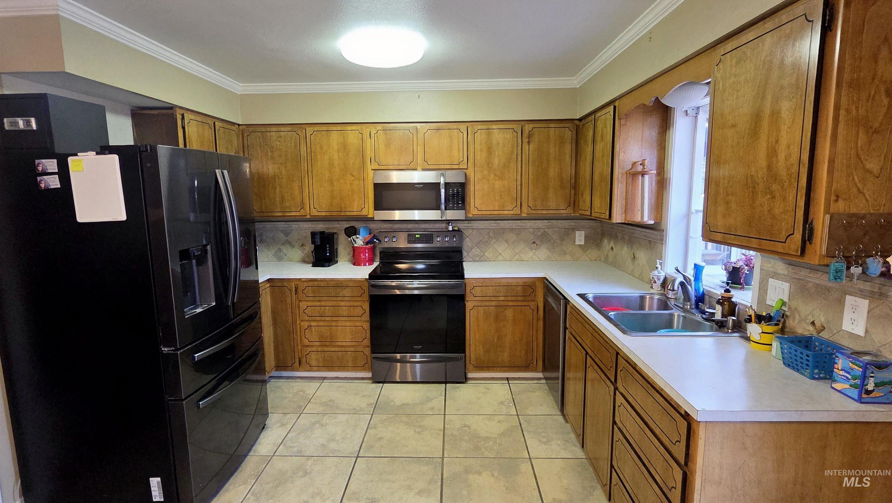 2581 18th Street Property Photo 5