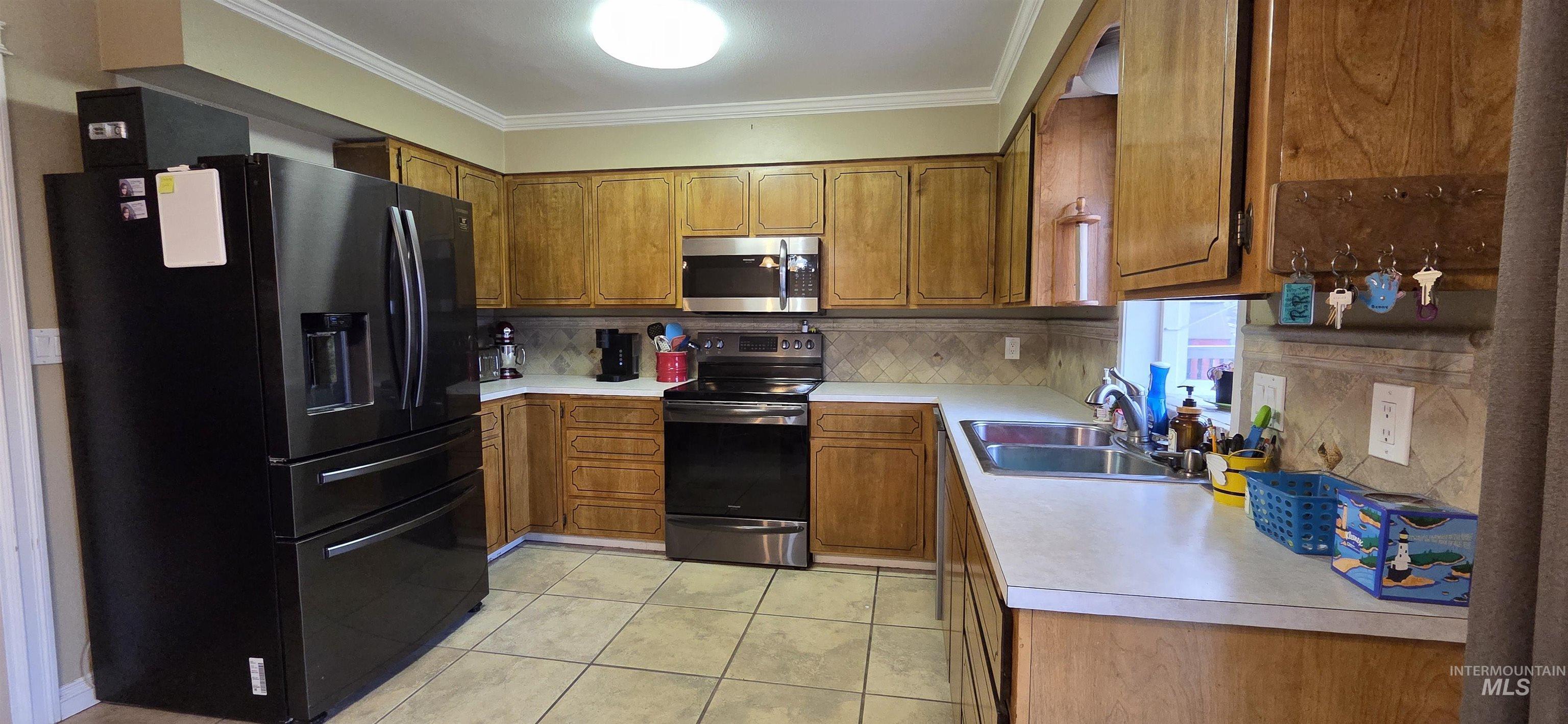 2581 18th Street Property Photo 6