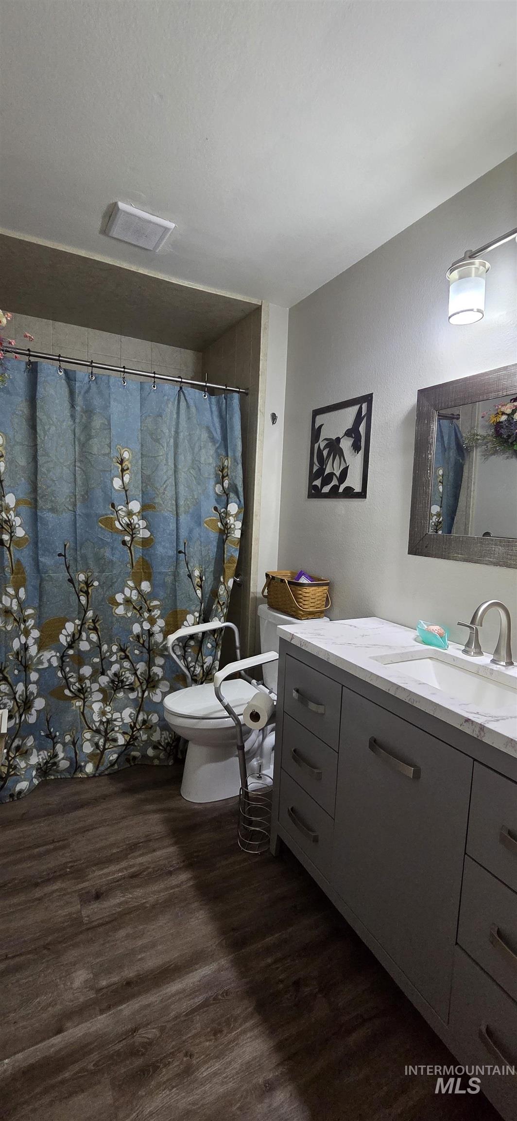 2581 18th Street Property Photo 7