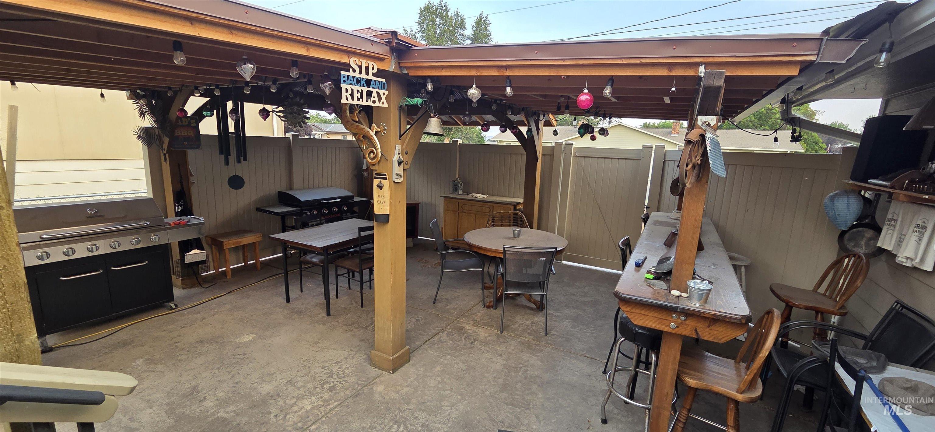 2581 18th Street Property Photo 14