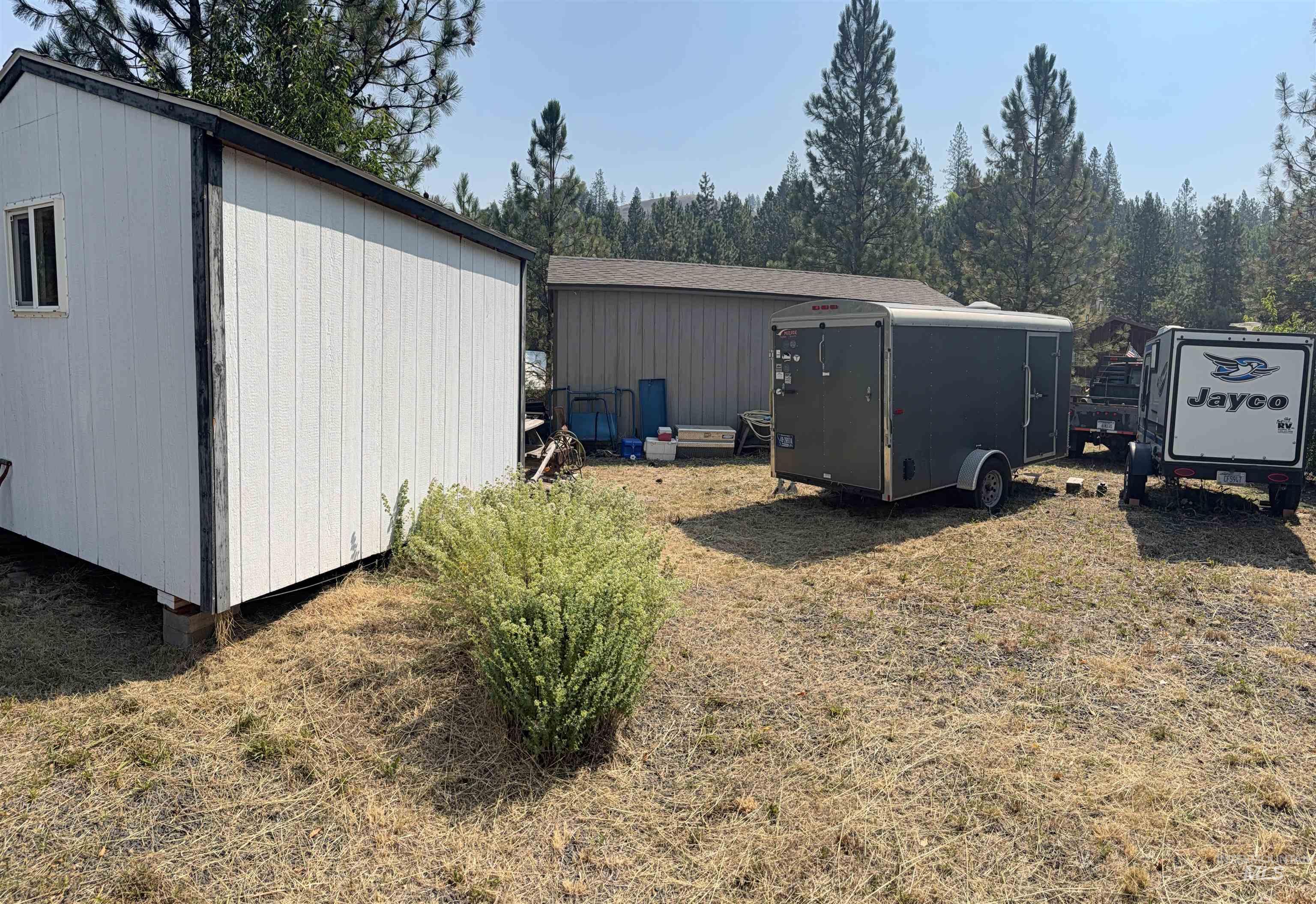180 Chief Looking Glass Property Photo 13