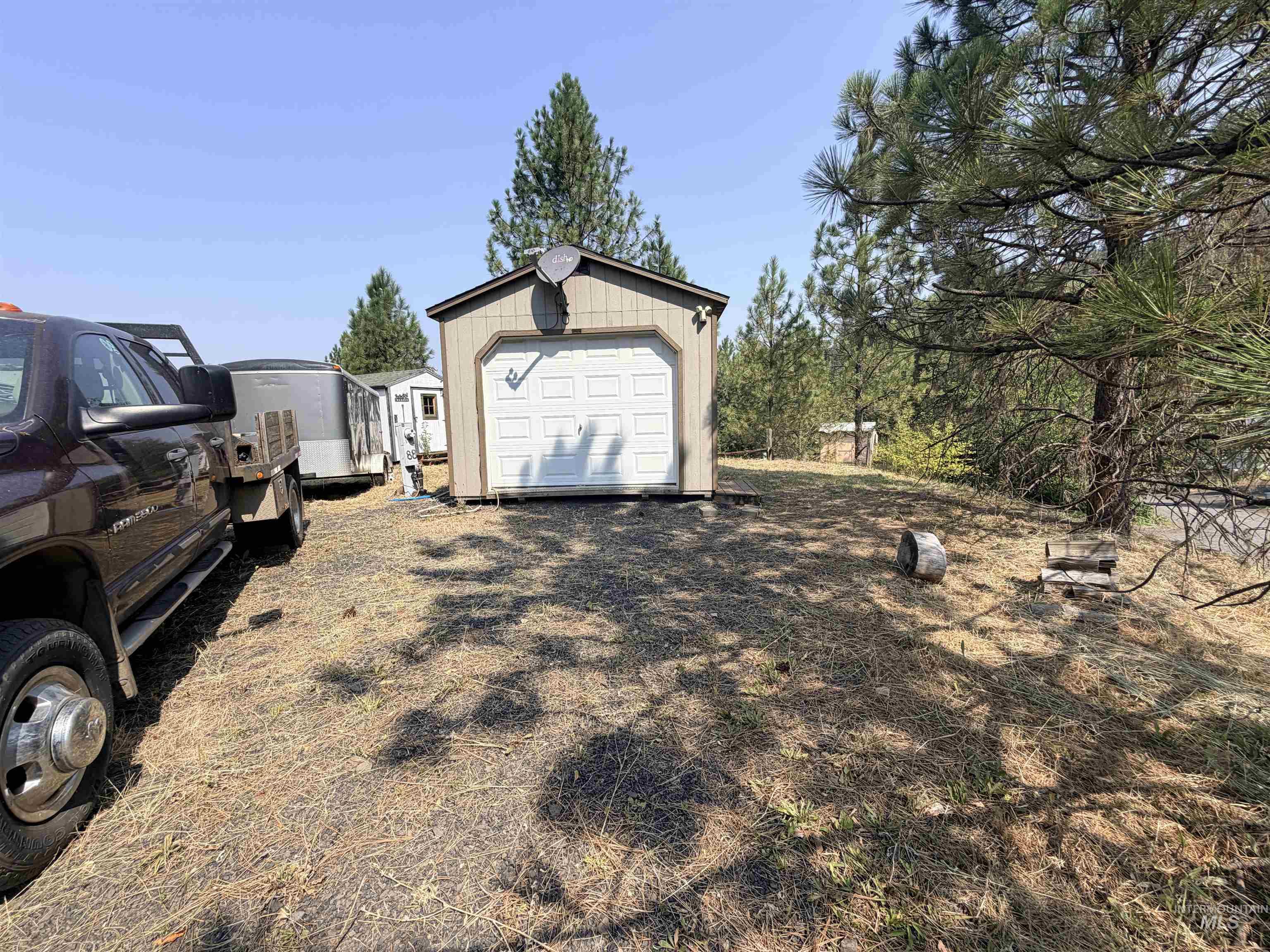 180 Chief Looking Glass Property Photo 16